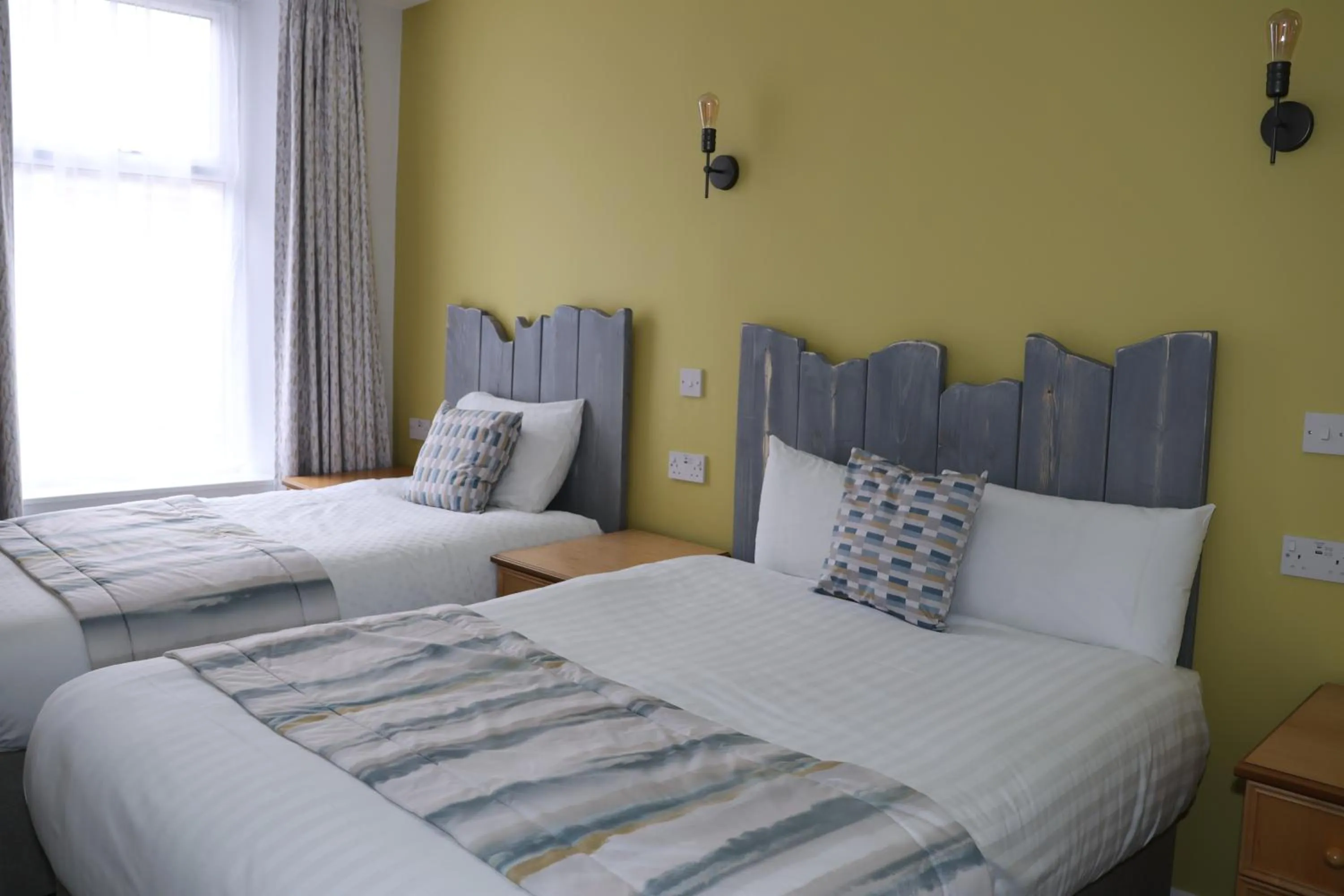 Bedroom, Bed in Craig-y-Don