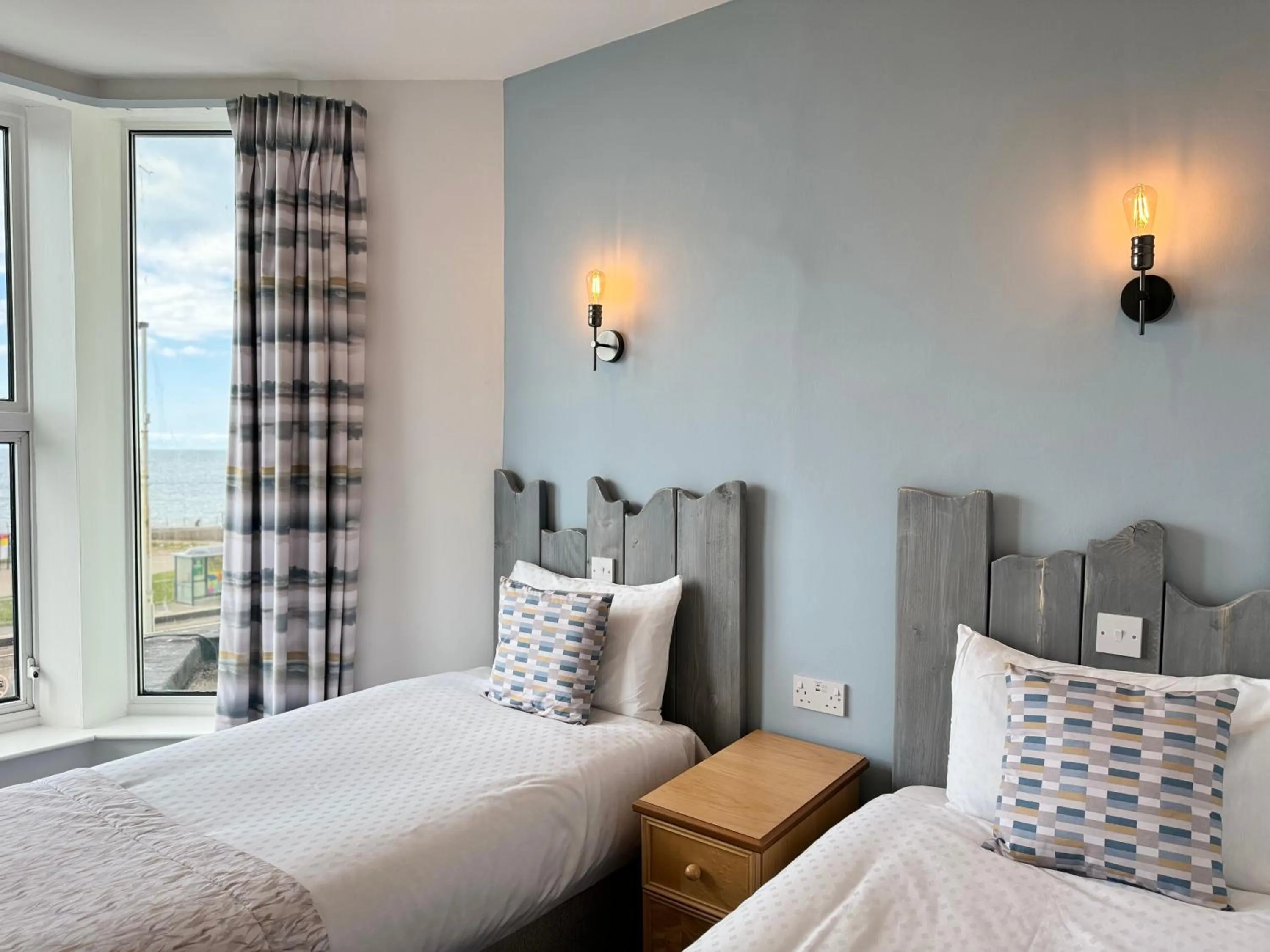 Bedroom, Bed in Craig-y-Don