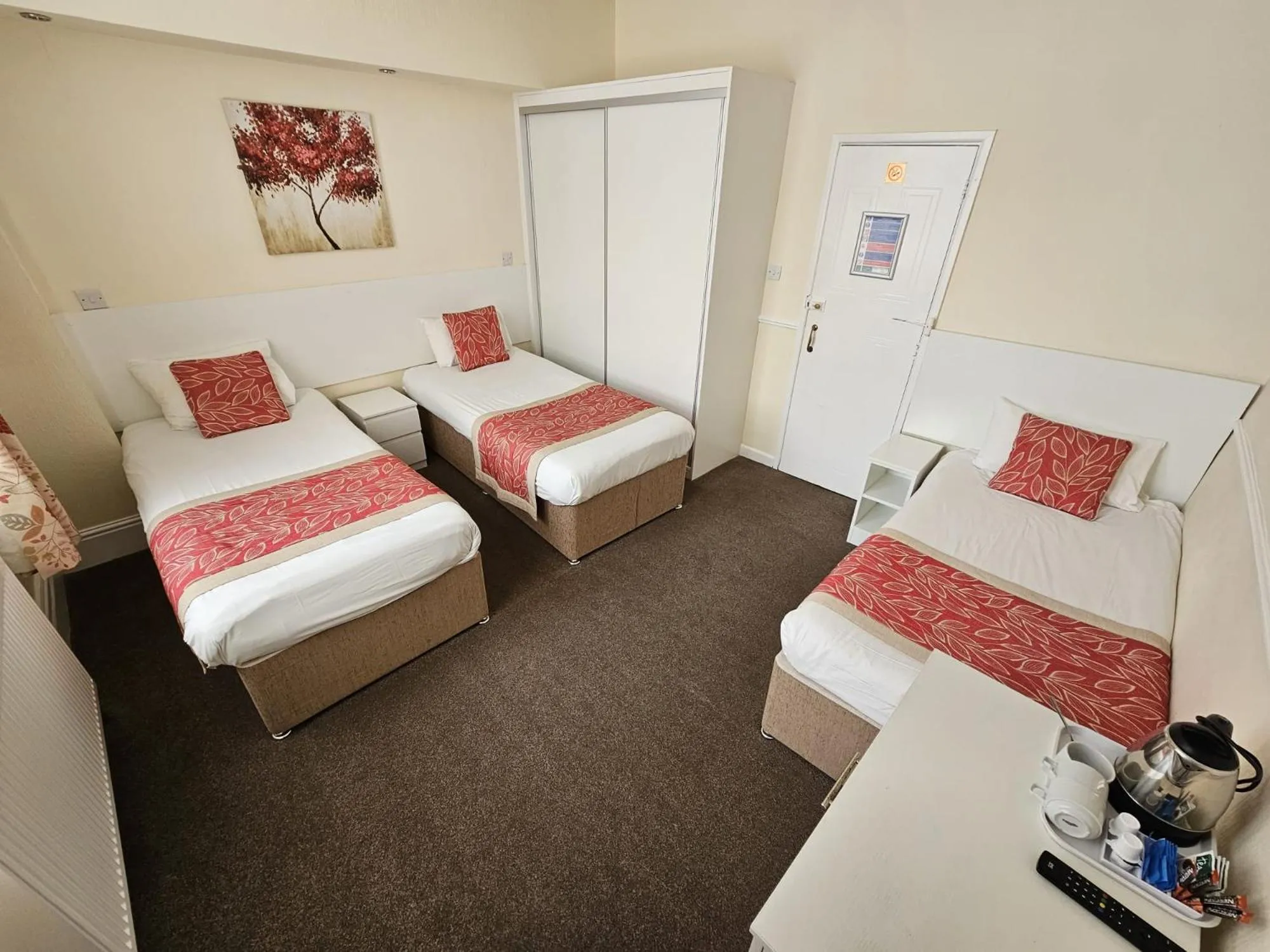 Bedroom, Bed in Craig-y-Don