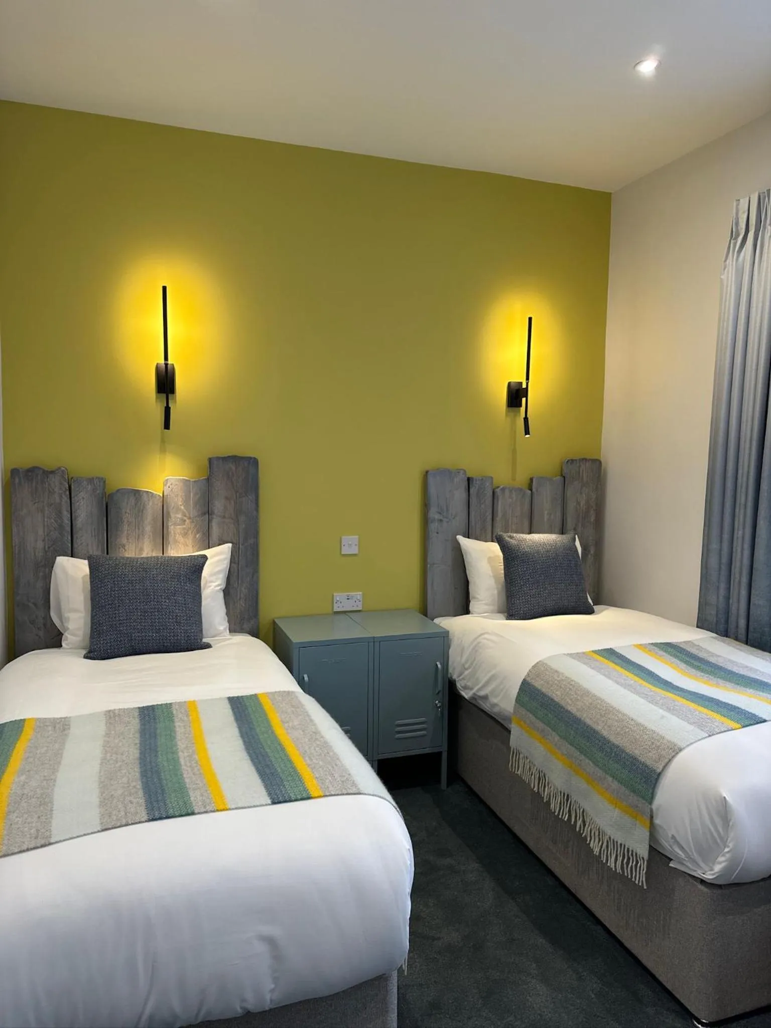 Bedroom, Bed in Craig-y-Don