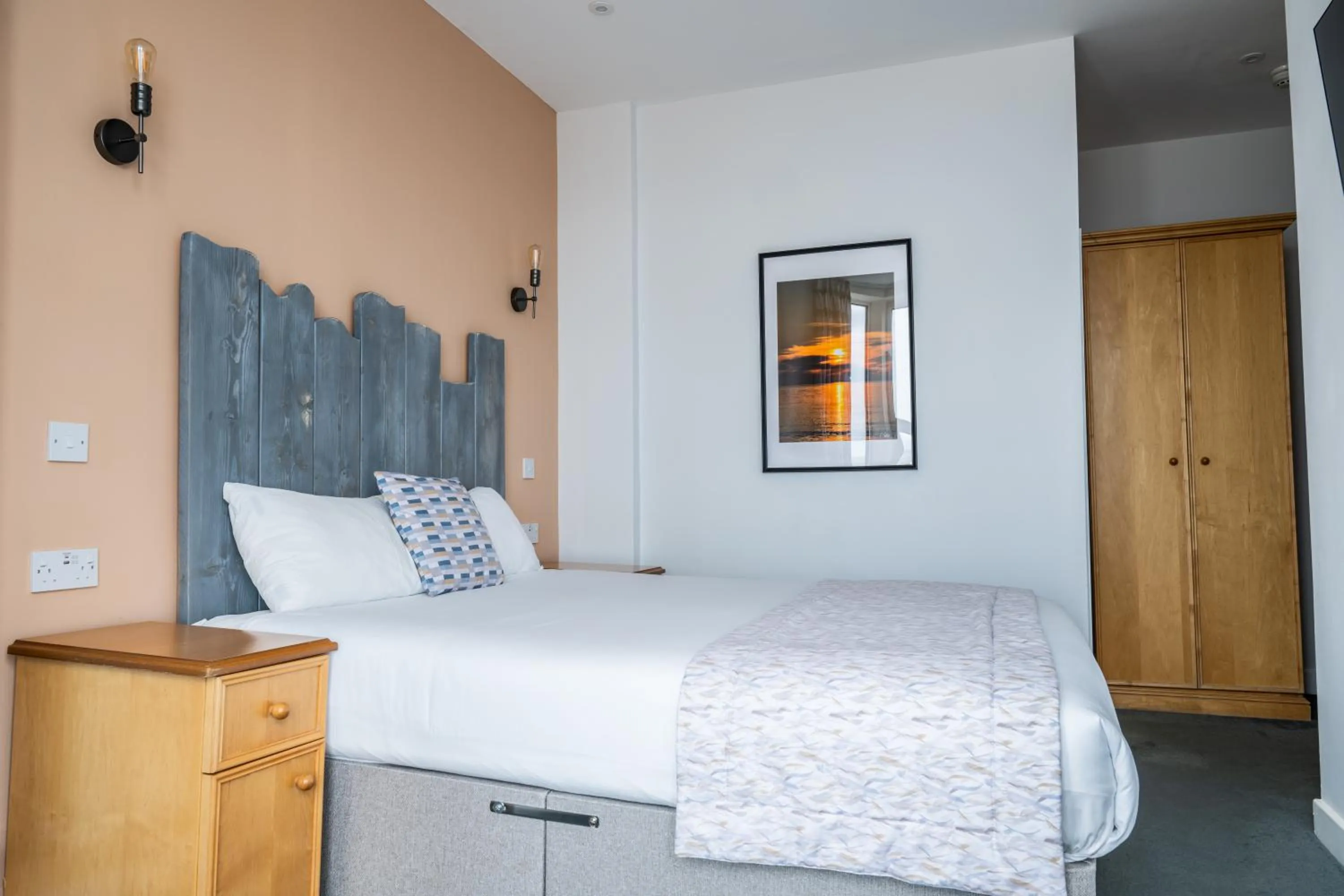 Bedroom, Bed in Craig-y-Don