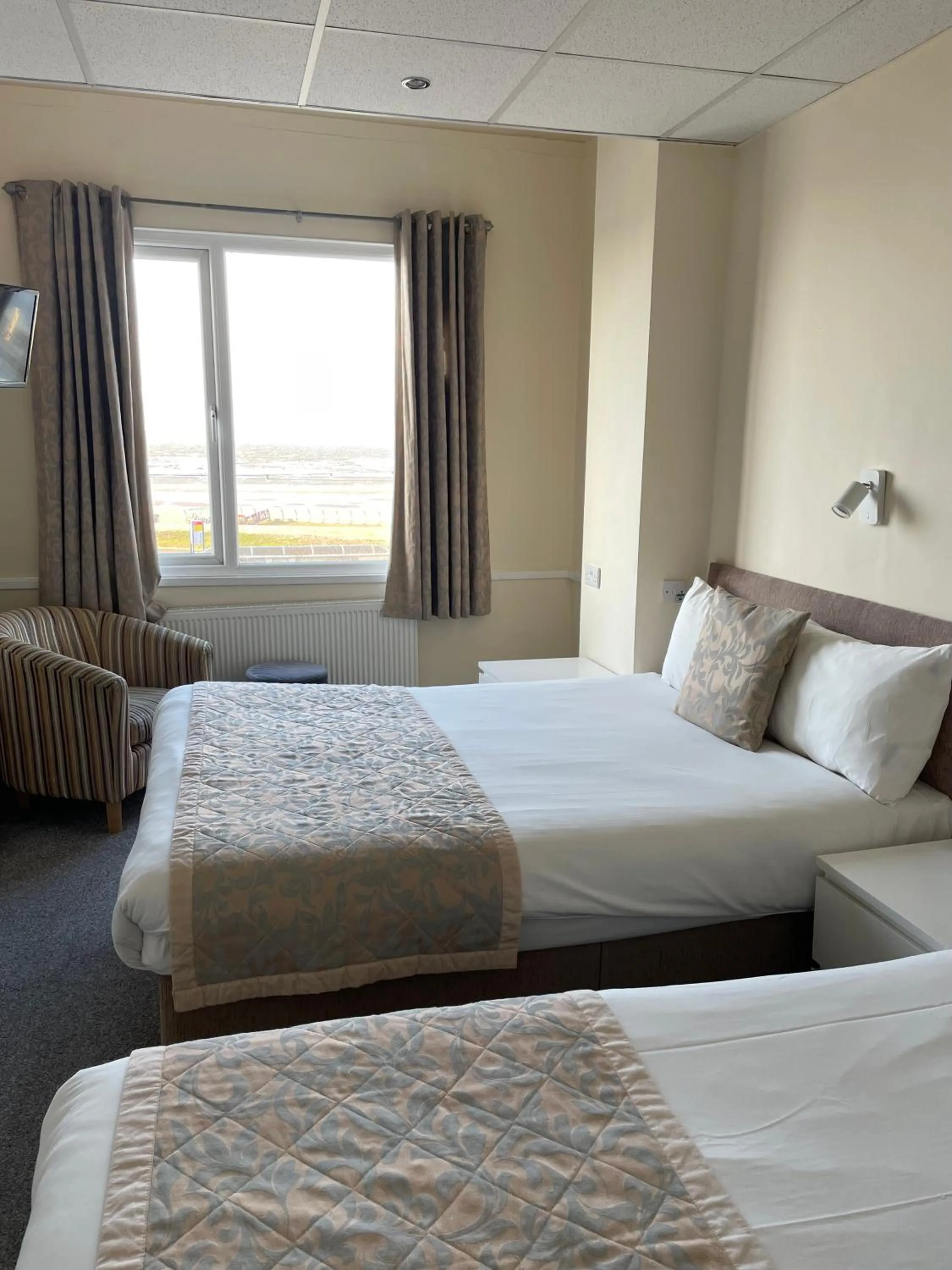 Bedroom, Bed in Craig-y-Don