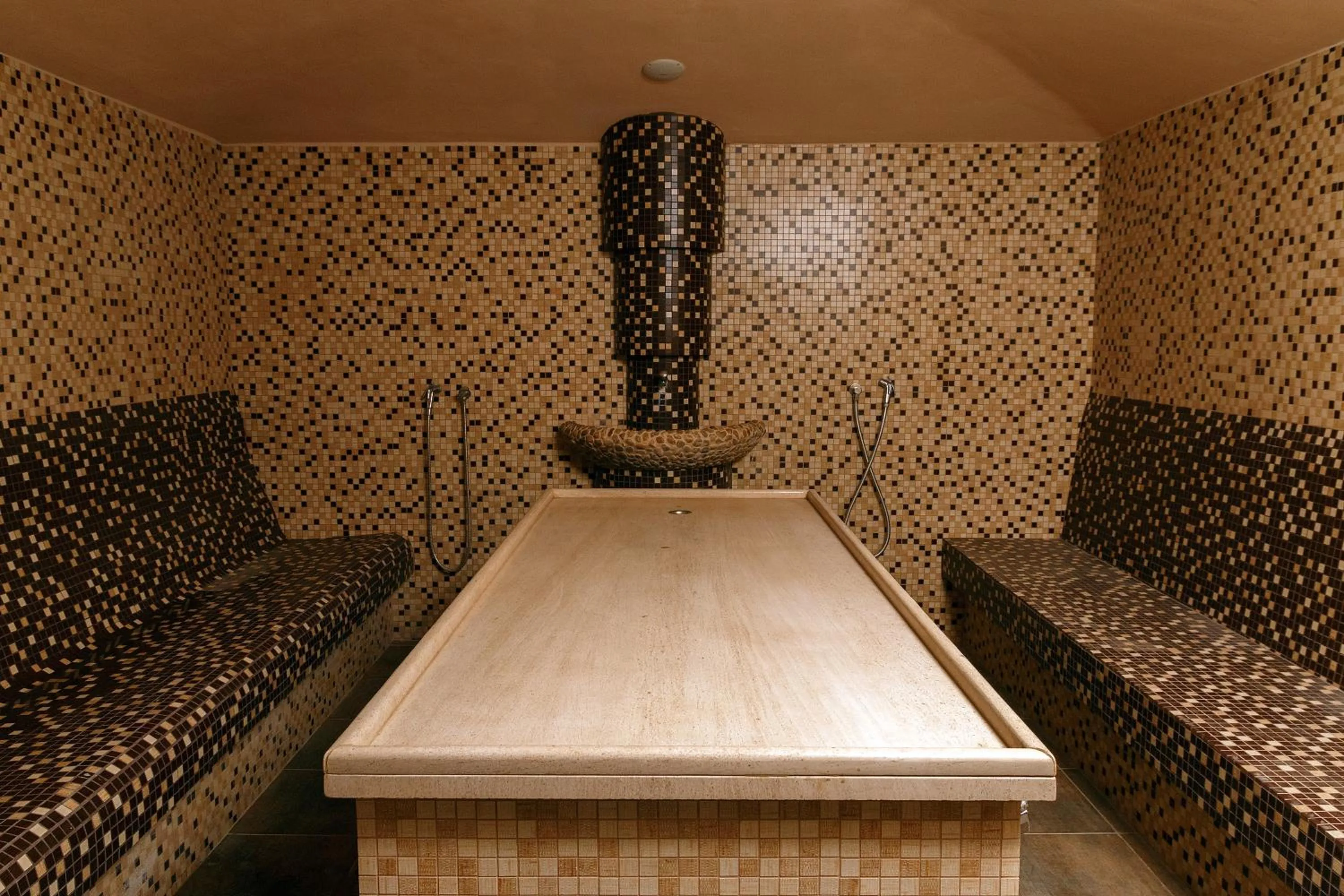 Steam room in Hotel 2D Resort and Spa