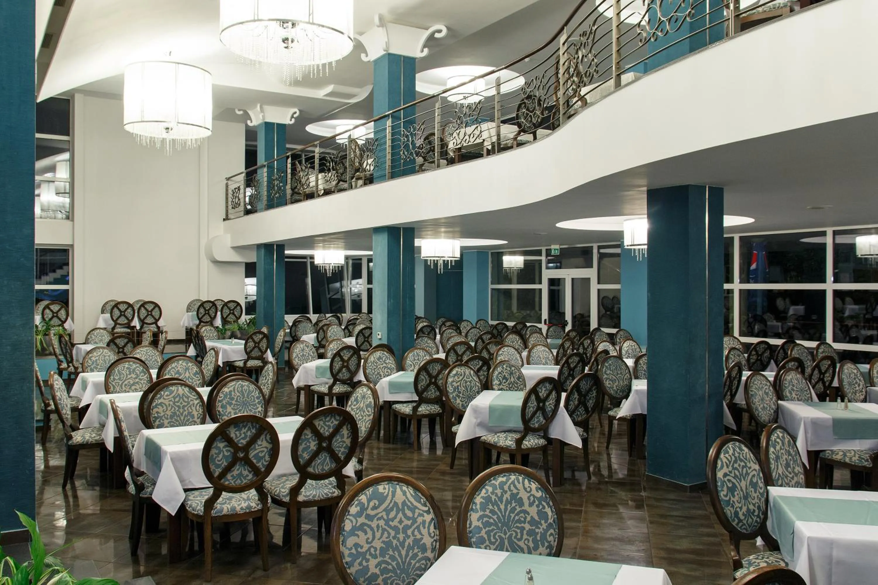 Restaurant/places to eat in Hotel 2D Resort and Spa