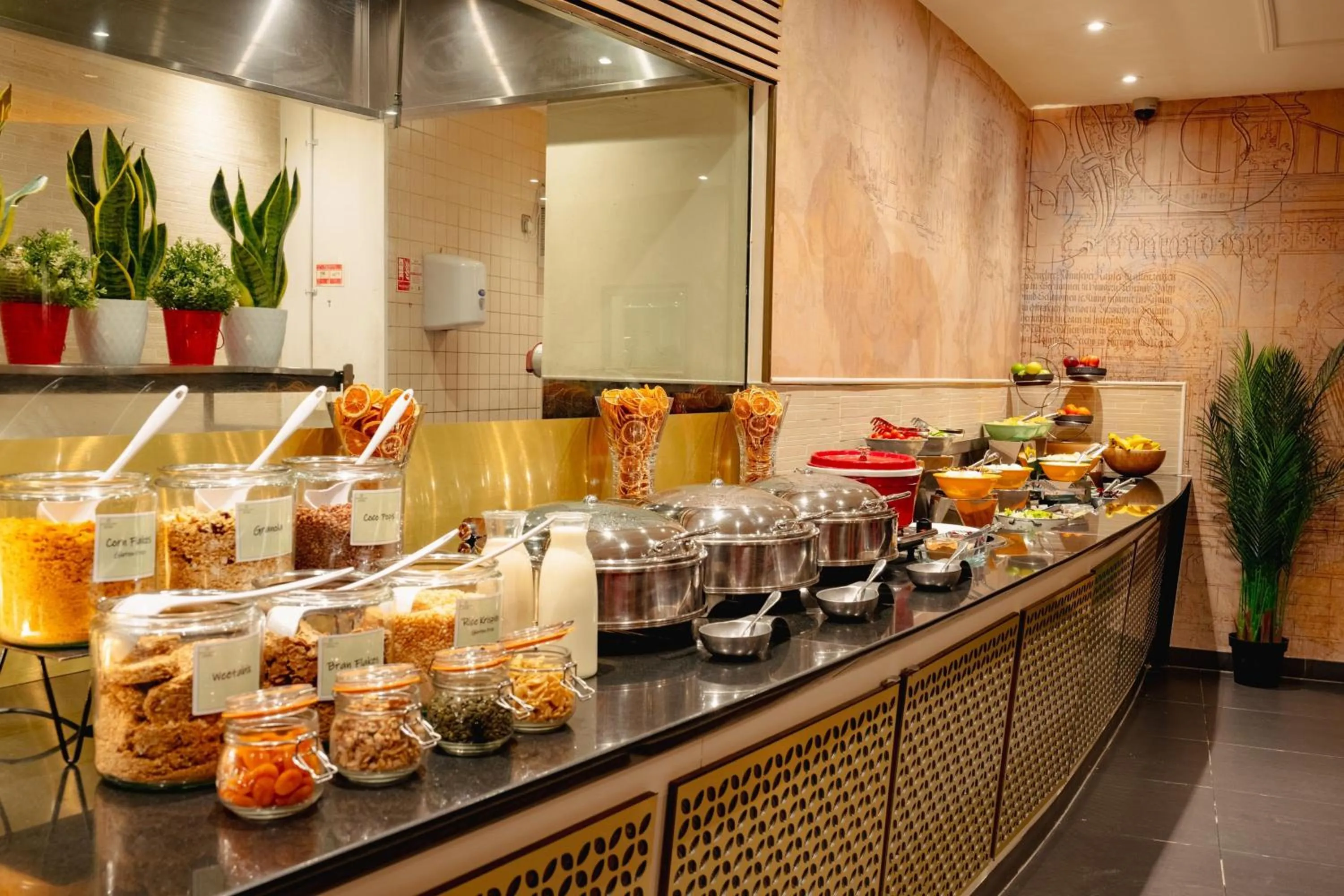 Breakfast in Sheraton Skyline Hotel London Heathrow