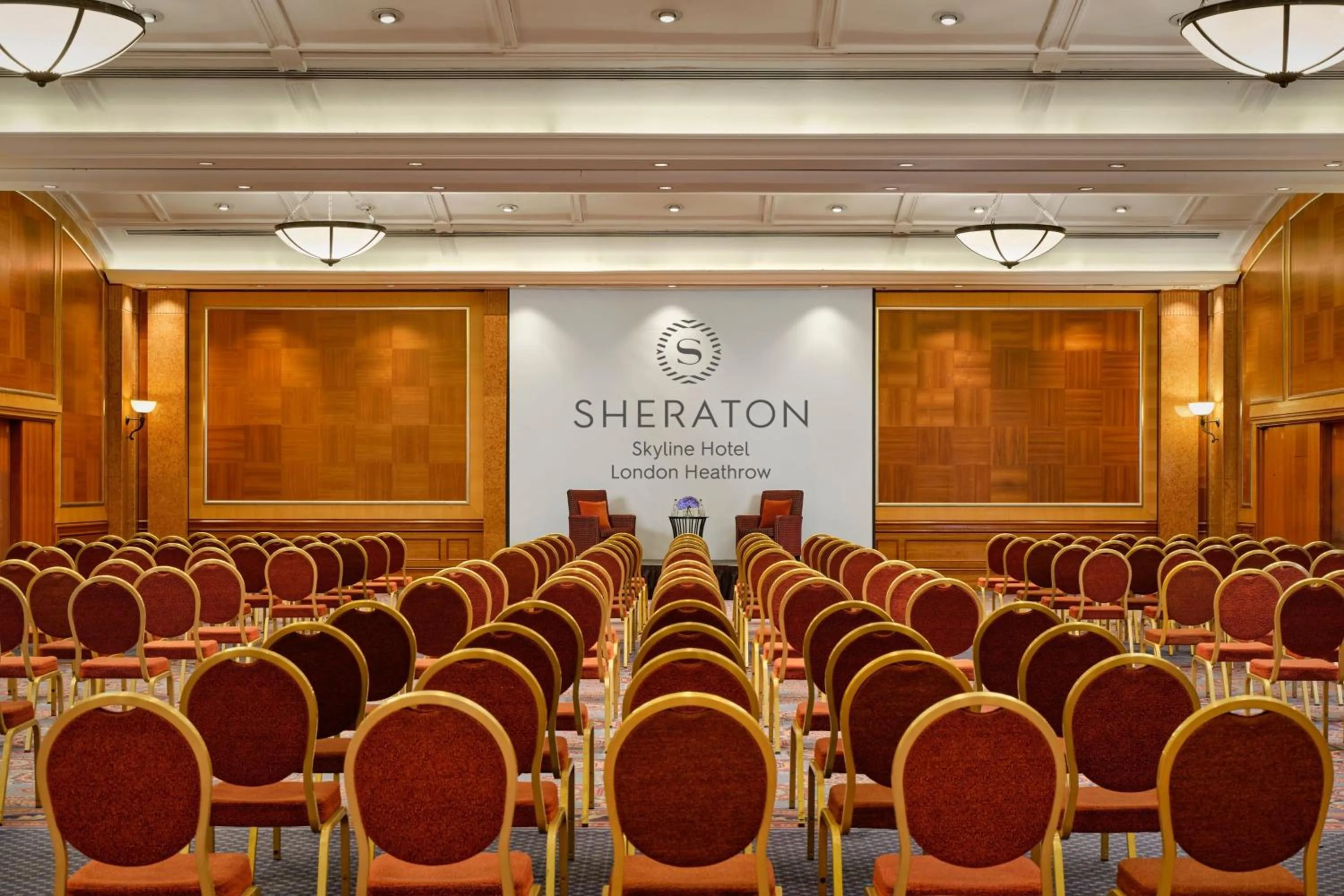 Meeting/conference room in Sheraton Skyline Hotel London Heathrow