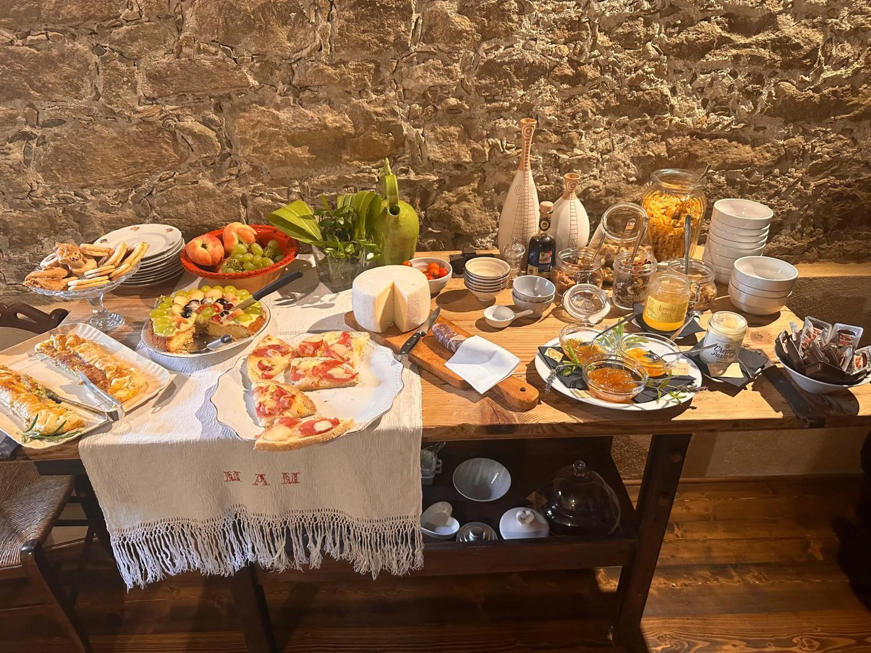 Continental breakfast in Antica Locanda Lunetta