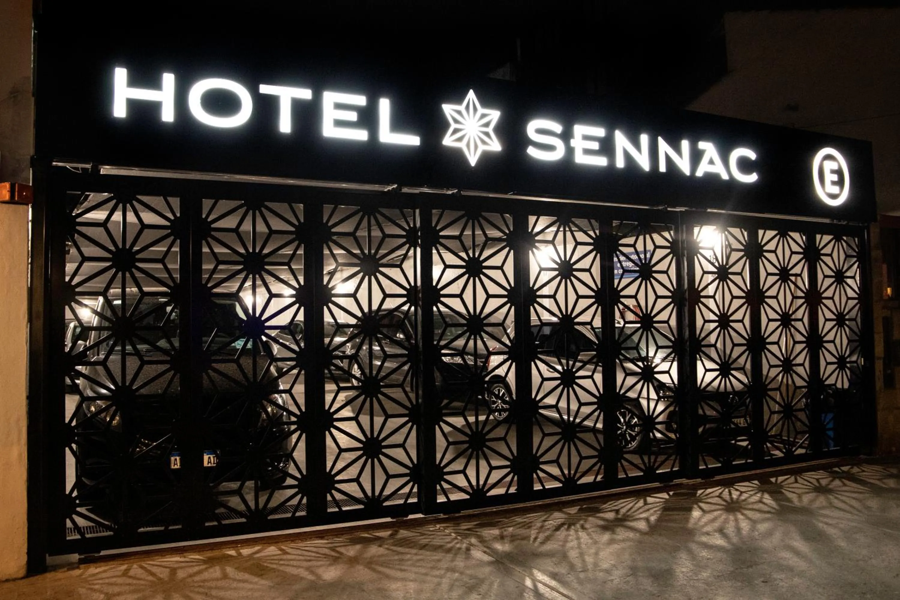 Parking in Sennac Hotel
