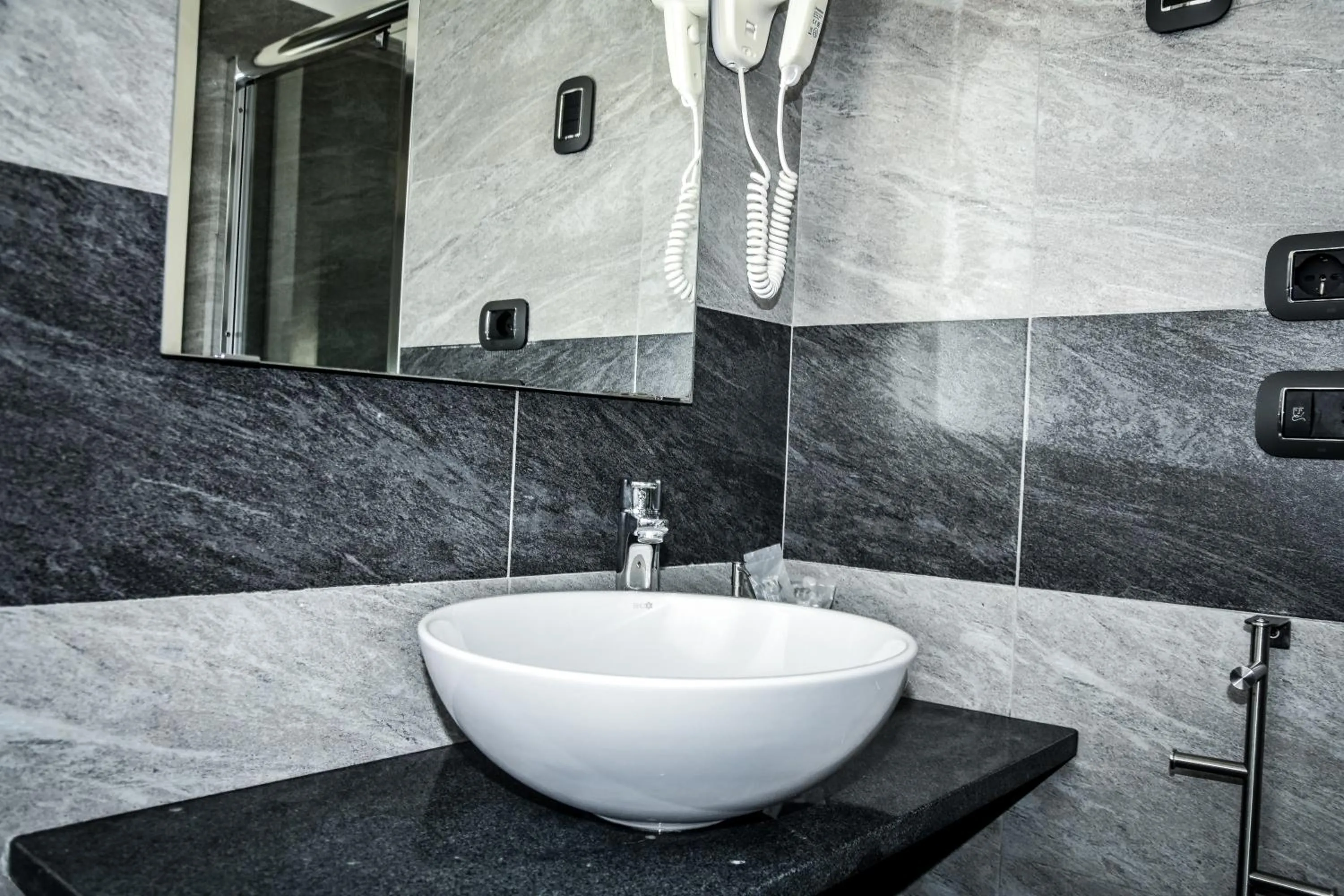 Bathroom in Affittacamere Delfo