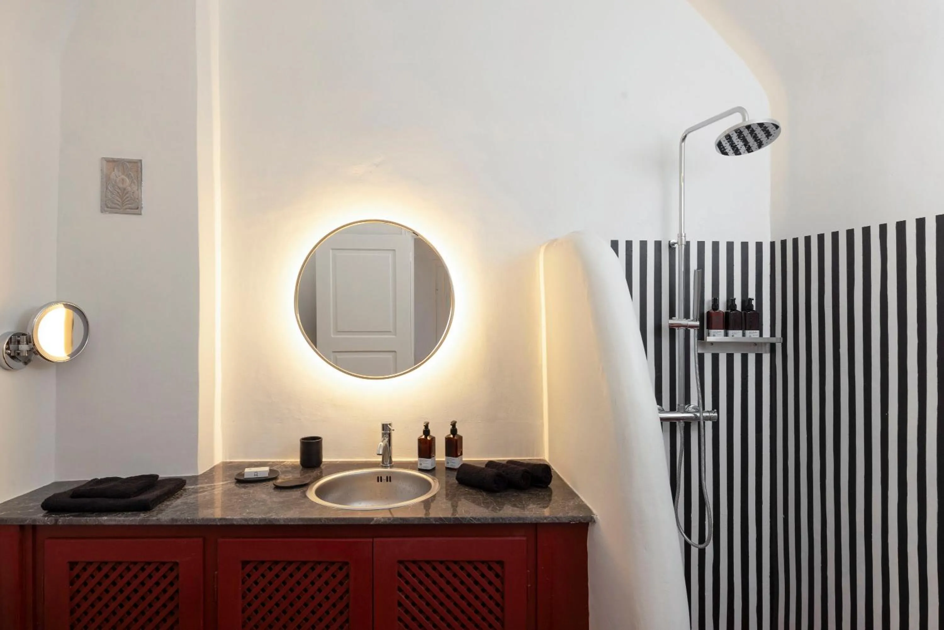 Bathroom in Neema Maison Finikia Santorini