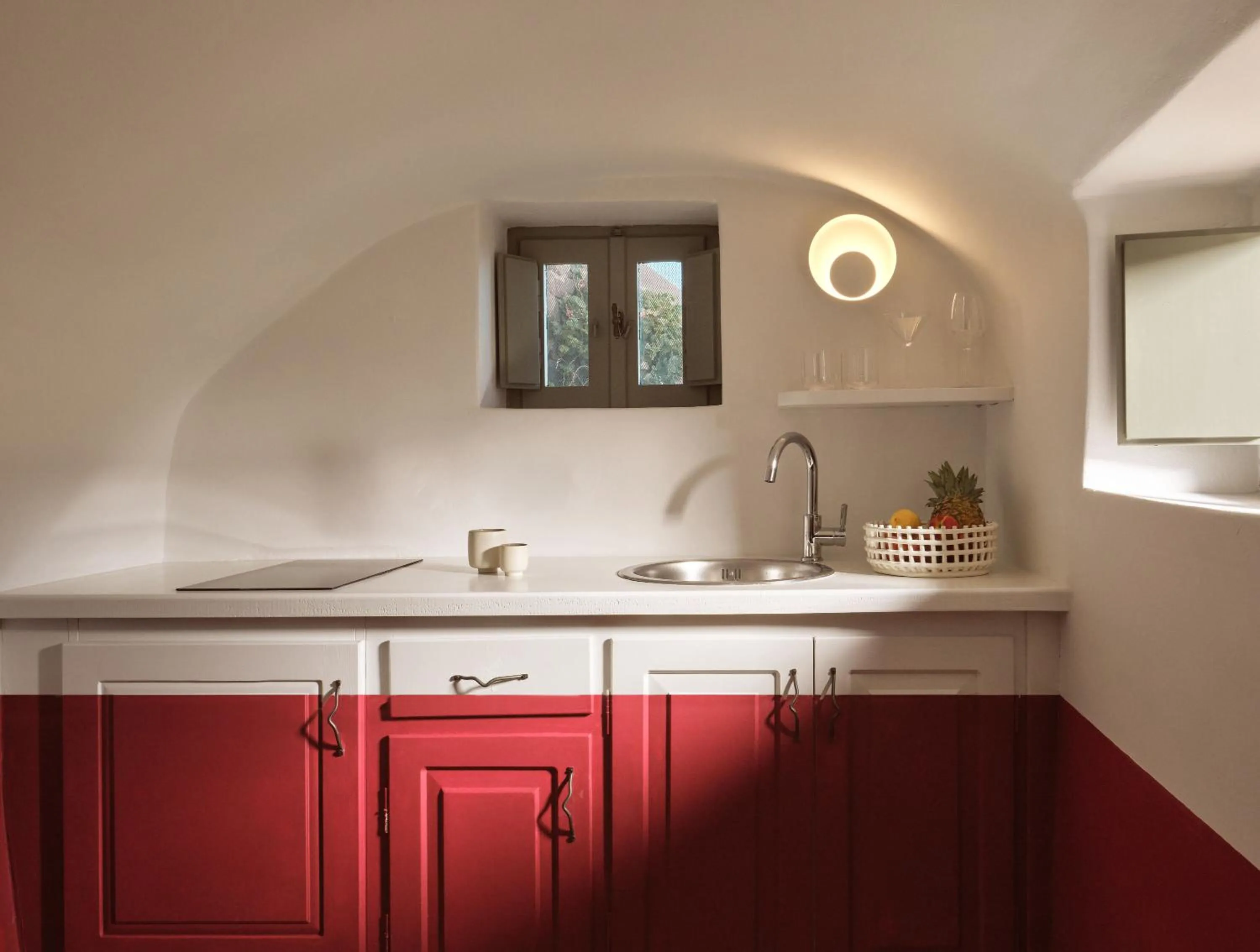 Kitchen or kitchenette in Neema Maison Finikia Santorini