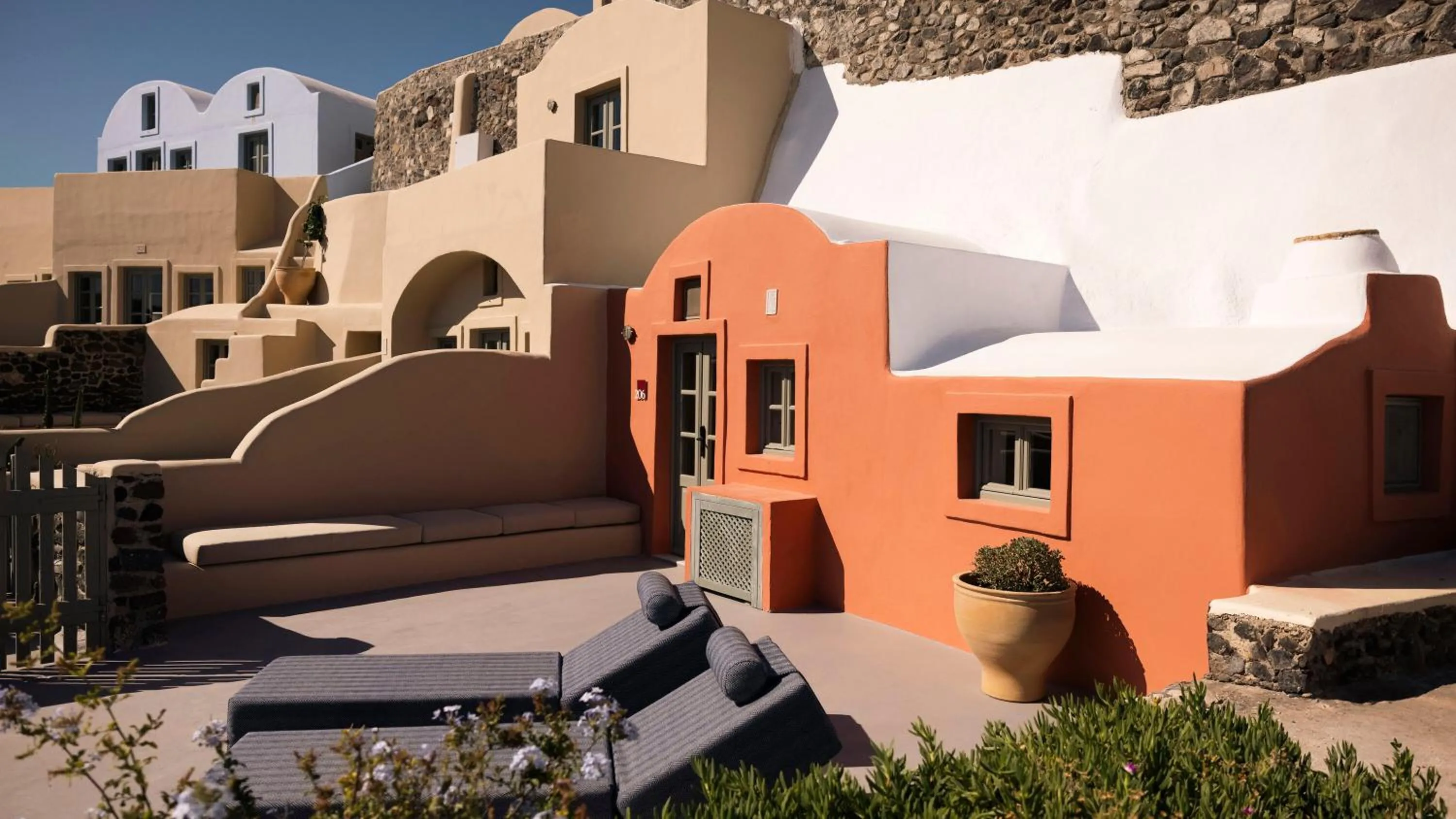 Property building in Neema Maison Finikia Santorini