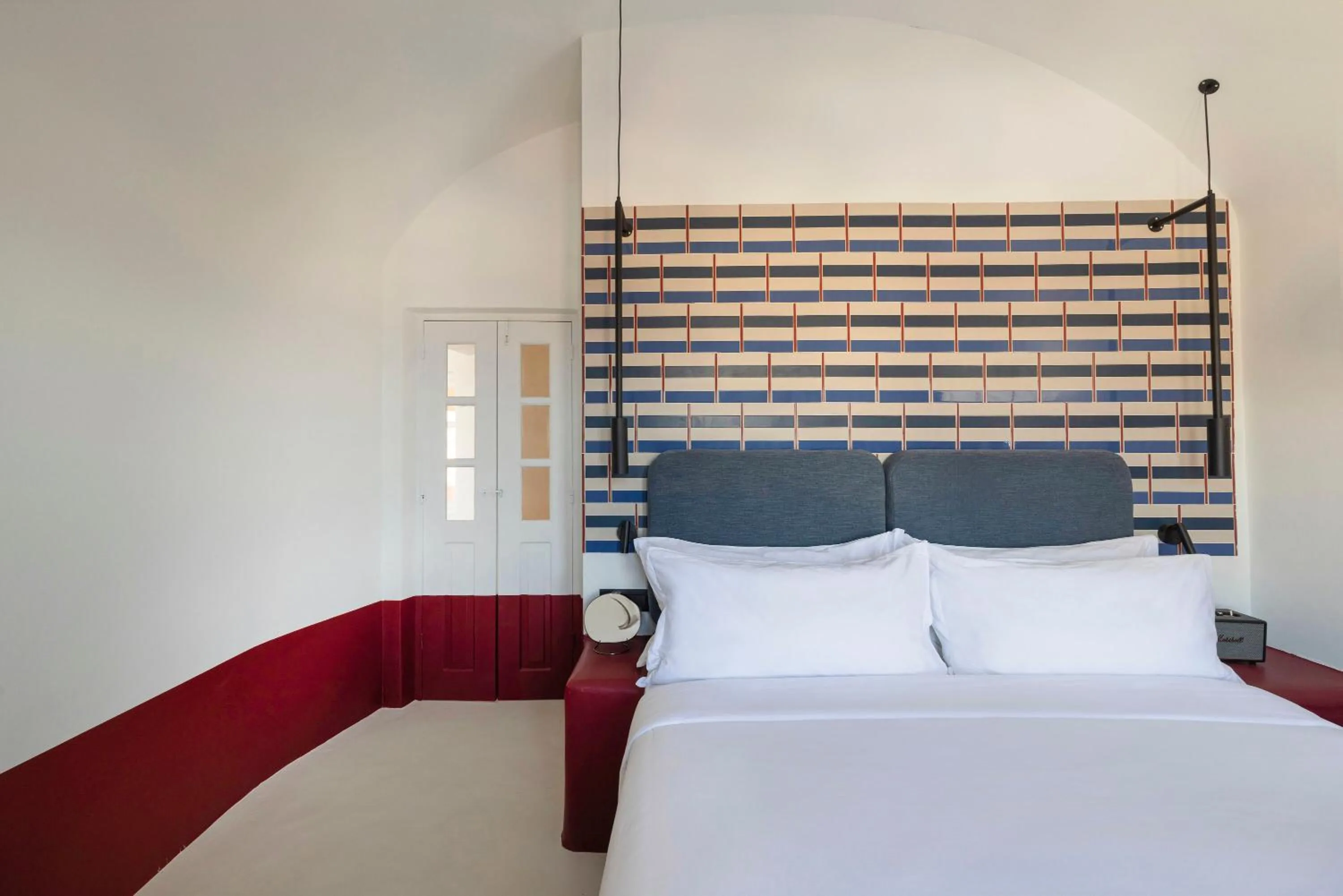 Bed in Neema Maison Finikia Santorini