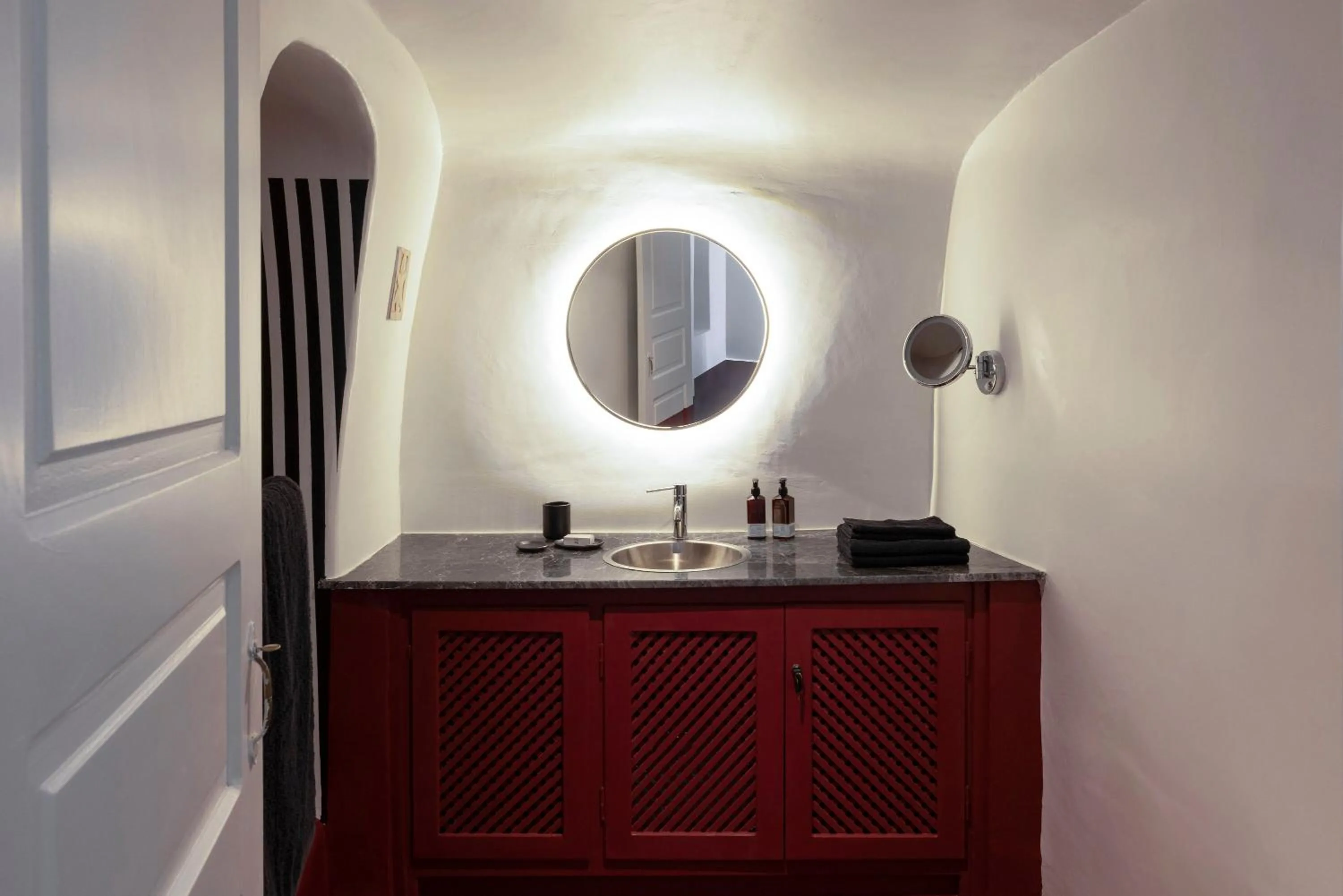 Bathroom in Neema Maison Finikia Santorini