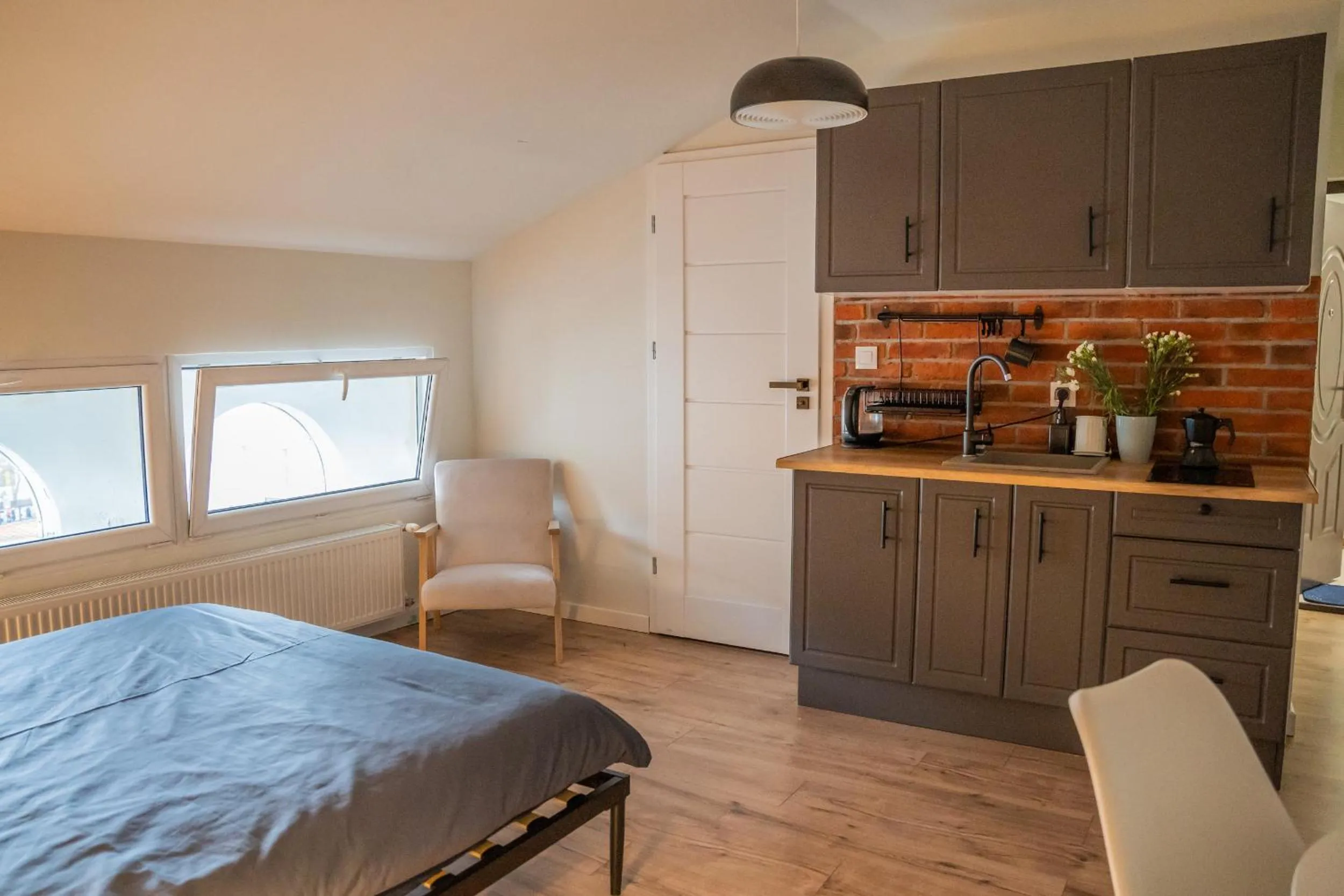 Kitchen or kitchenette, Bed in Moon Hostel Warszawa