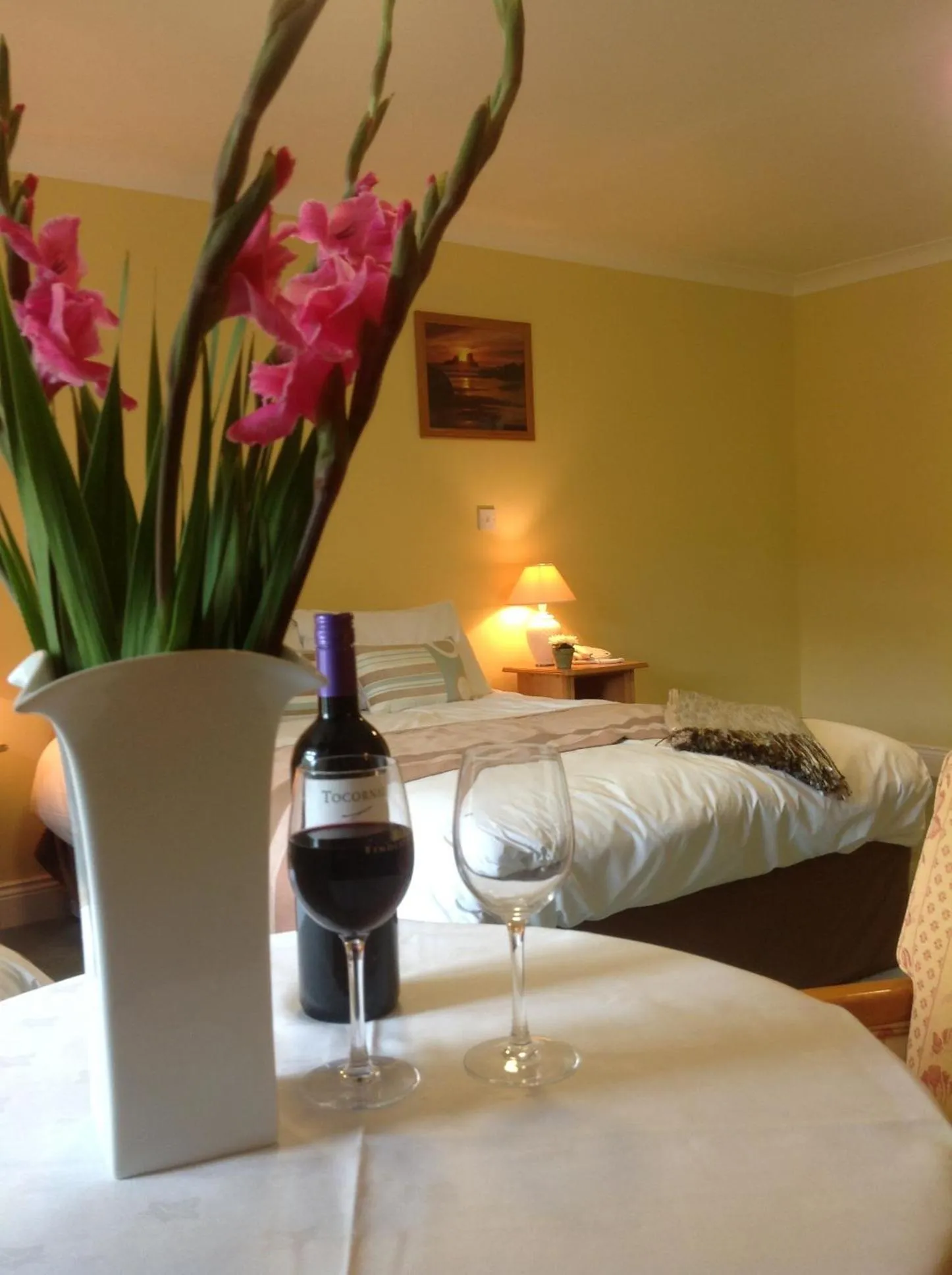 Alcoholic drinks, Bed in Abbey Hotel