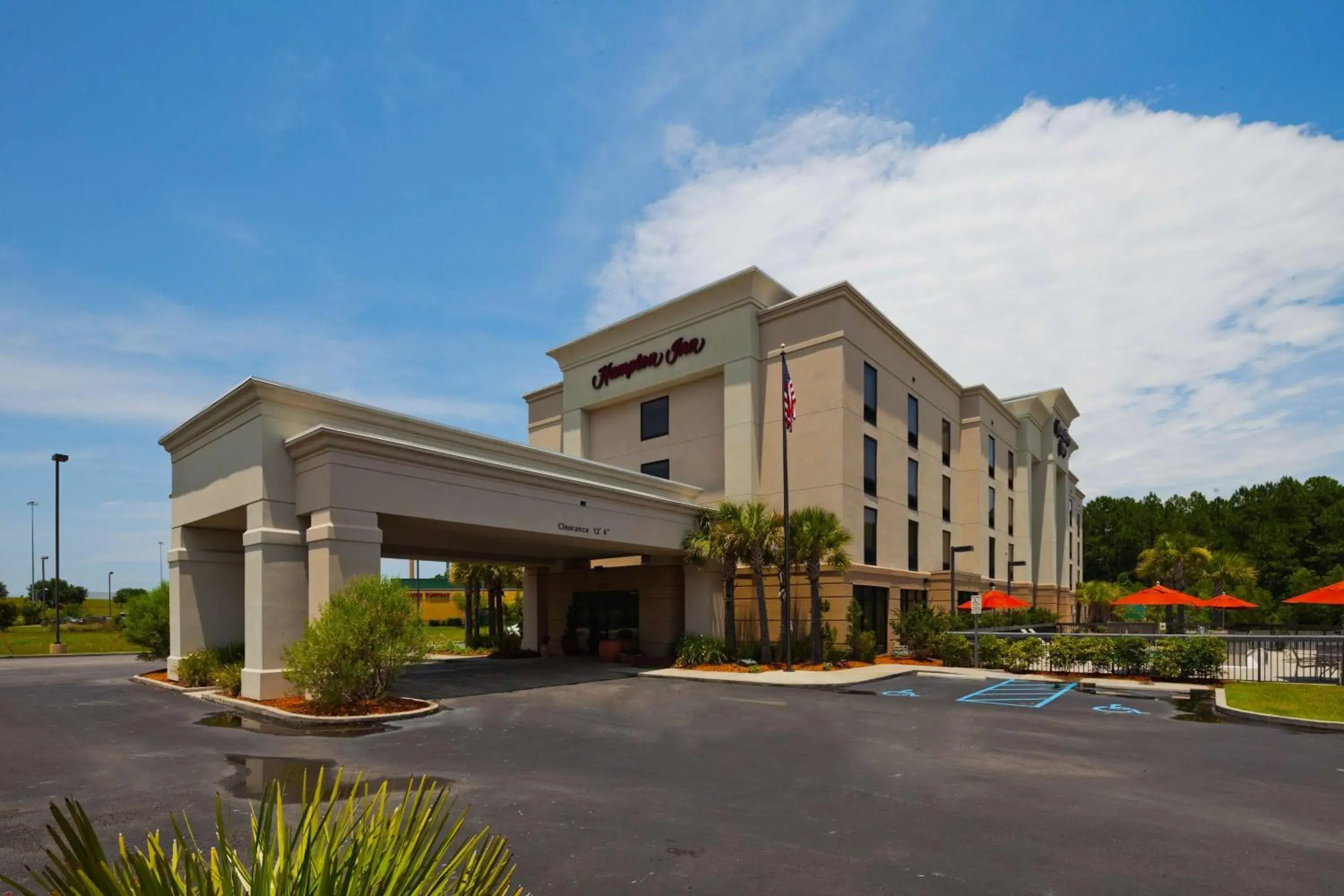 Property building in Hampton Inn Moss Point Property building in Hampton Inn Moss Point