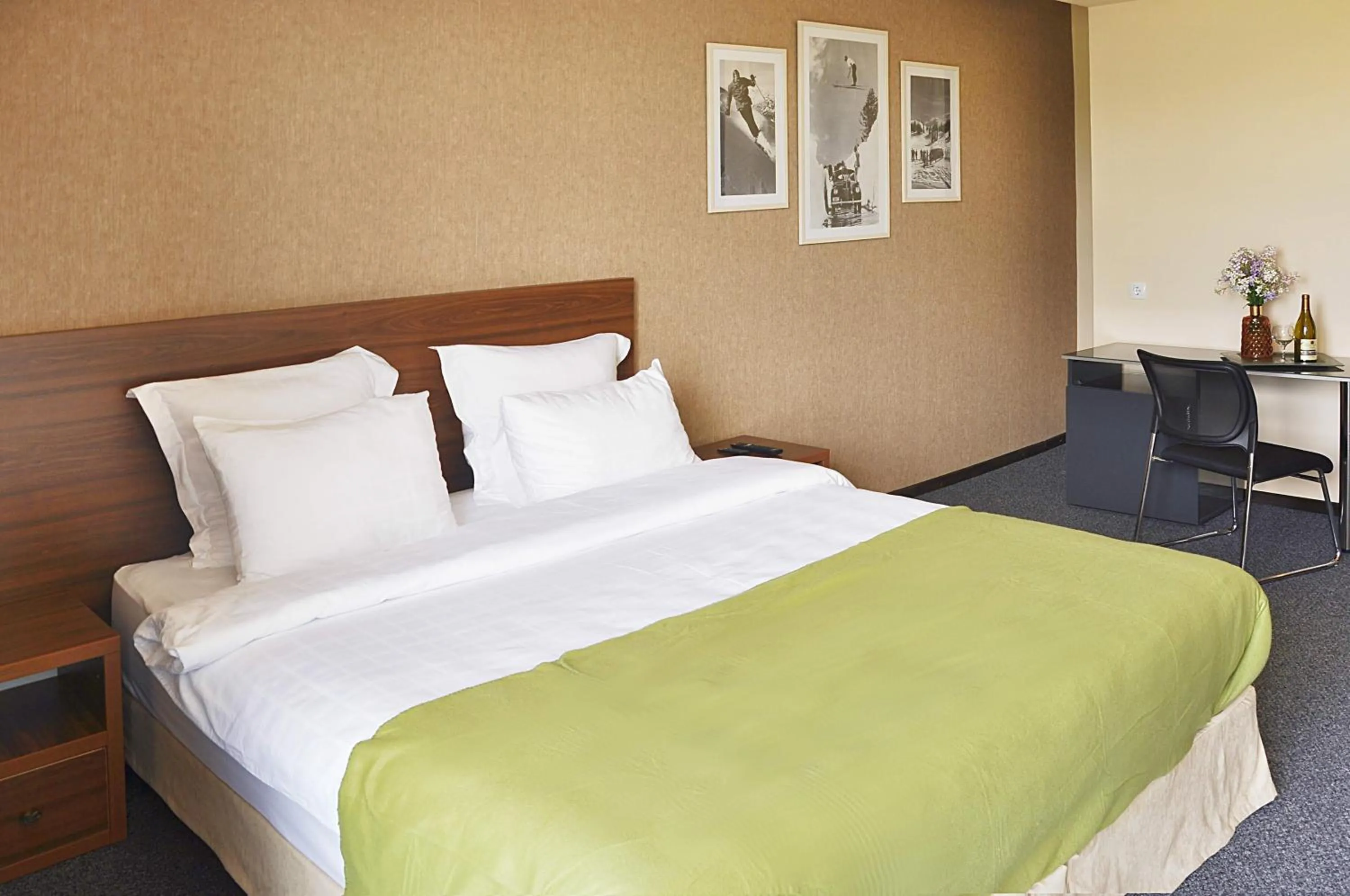 Photo of the whole room, Bed in AuRoom Bakuriani Resort