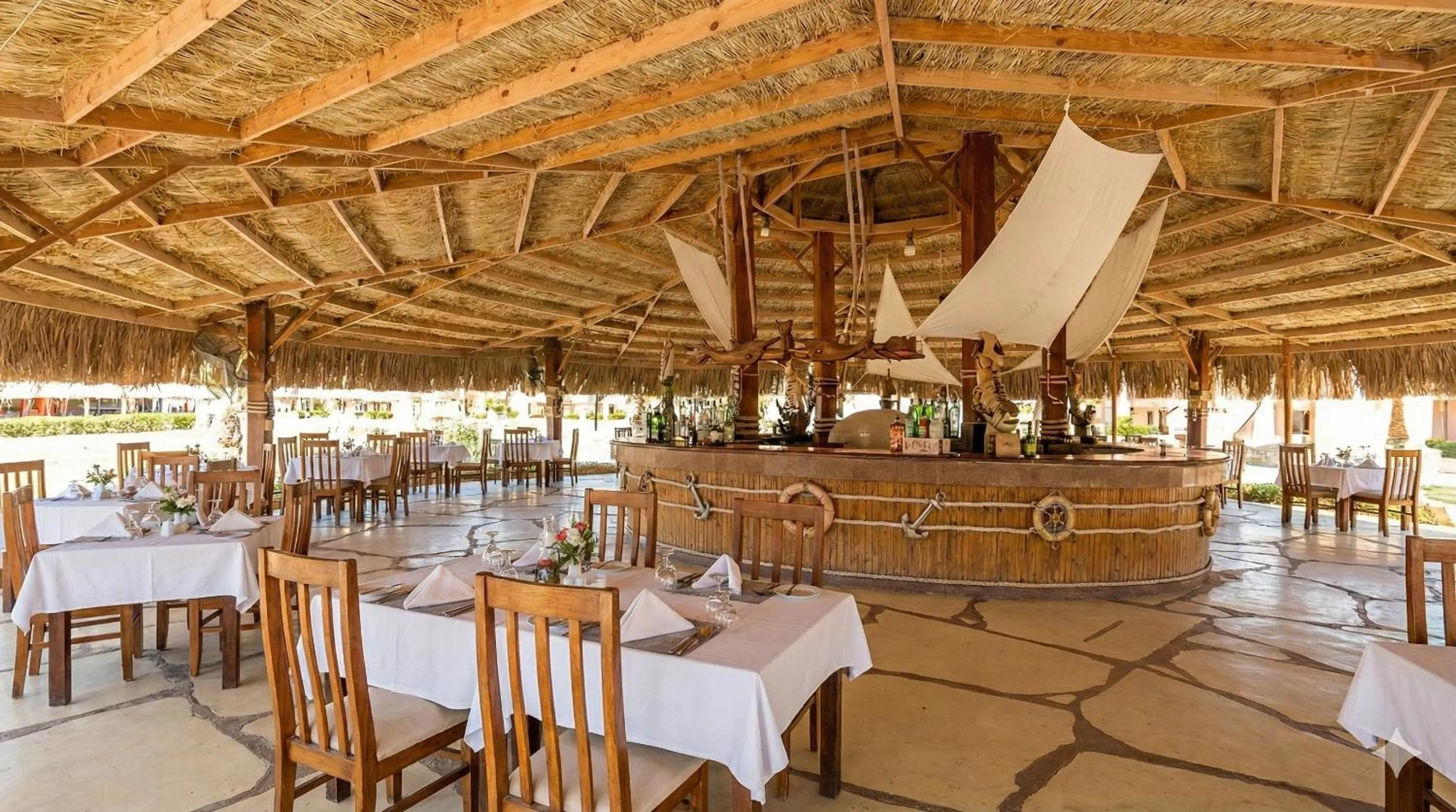 Restaurant/places to eat in Regency Plaza Aqua Park and Spa Resort