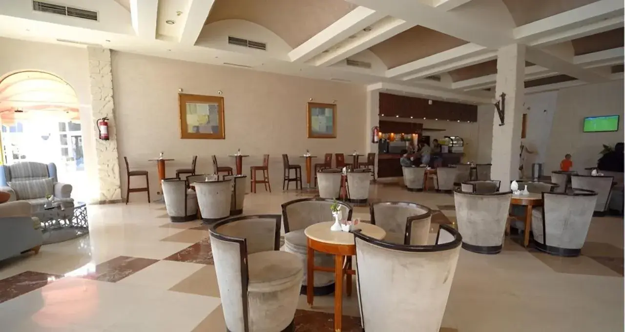 Lounge or bar in Regency Plaza Aqua Park and Spa Resort Lounge or bar in Regency Plaza Aqua Park and Spa Resort