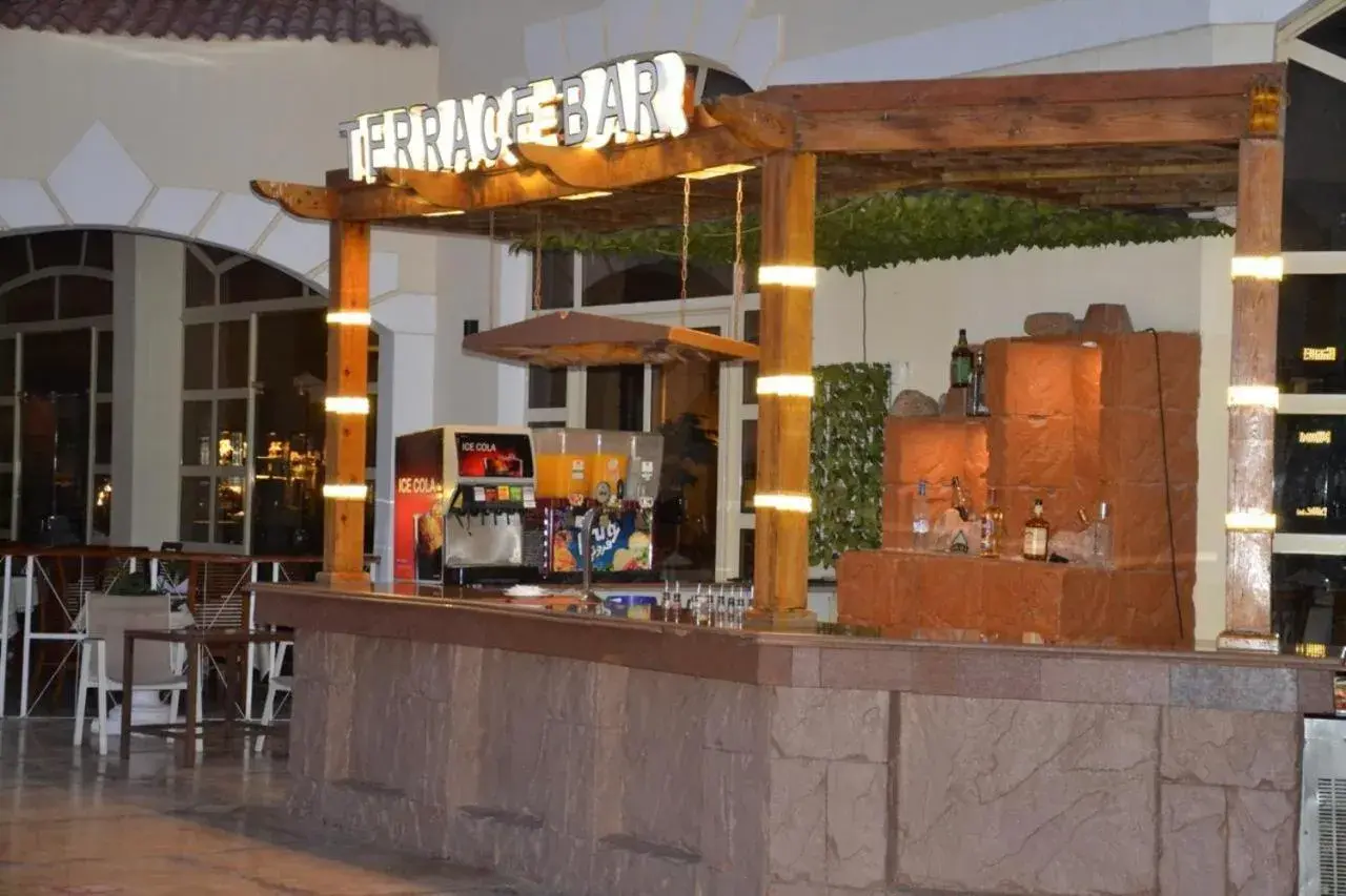 Lounge or bar in Regency Plaza Aqua Park and Spa Resort Lounge or bar in Regency Plaza Aqua Park and Spa Resort