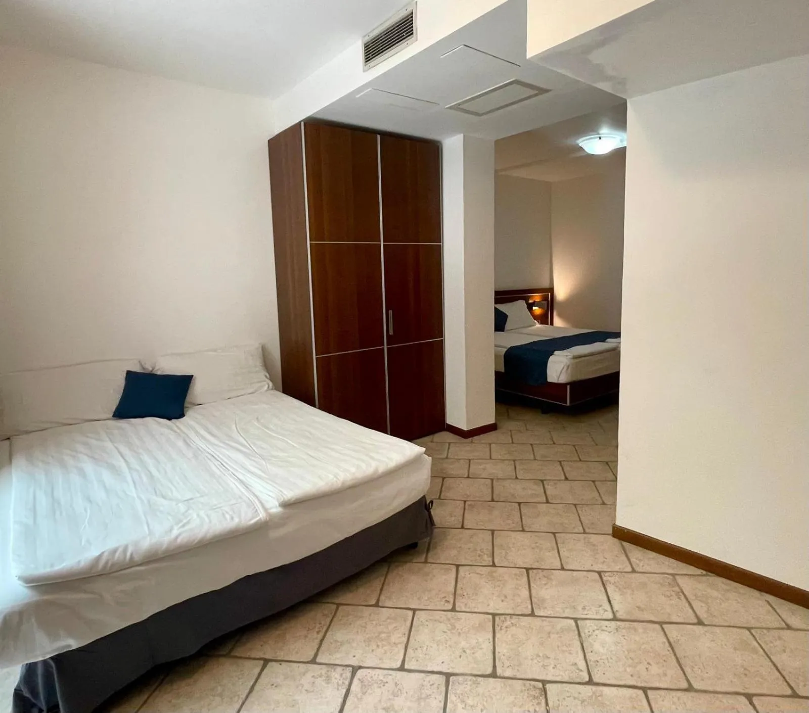 Bedroom, Bed in Hotel Grotto Bagat