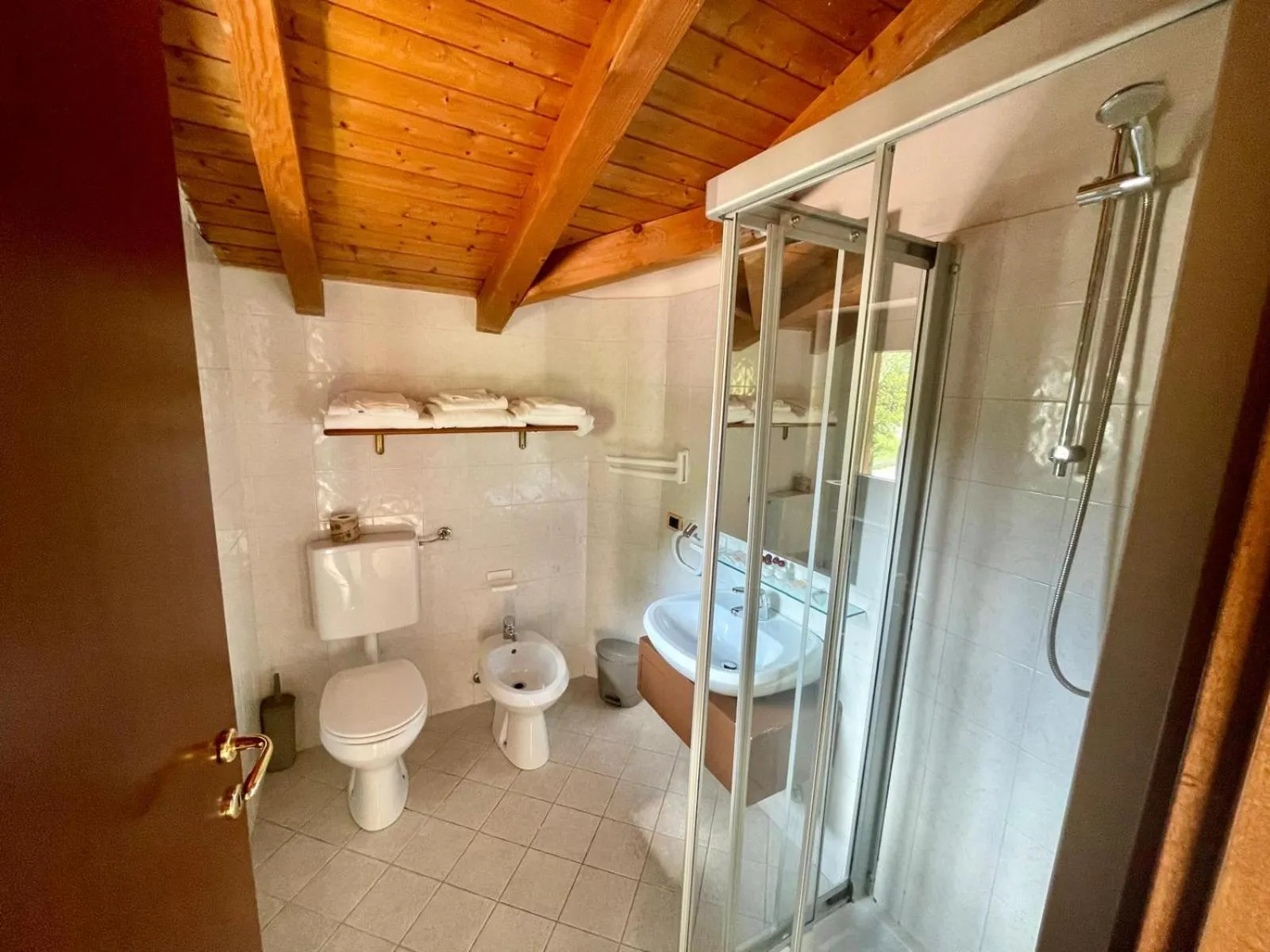 Bathroom in Hotel Grotto Bagat