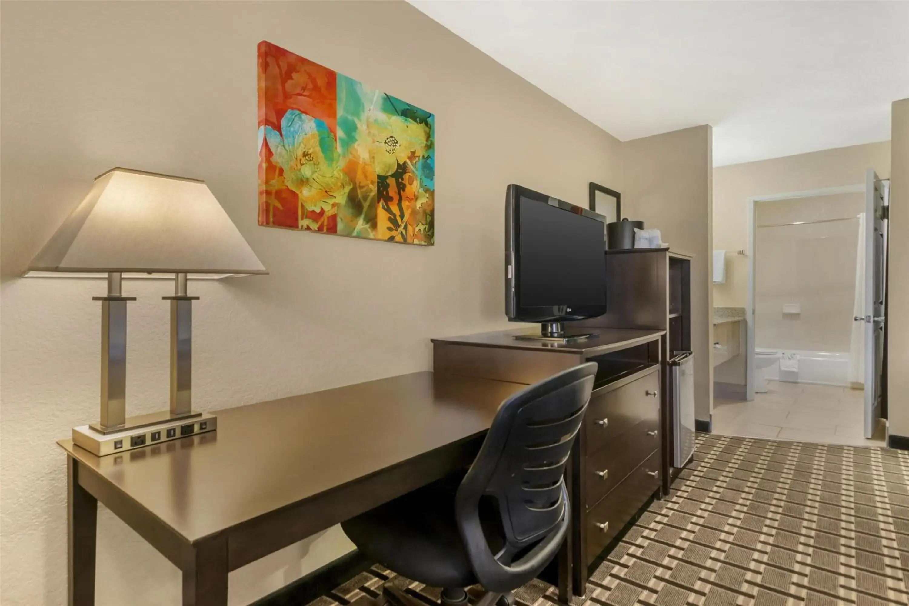 Bedroom in Best Western Plus Pleasanton Inn Bedroom in Best Western Plus Pleasanton Inn