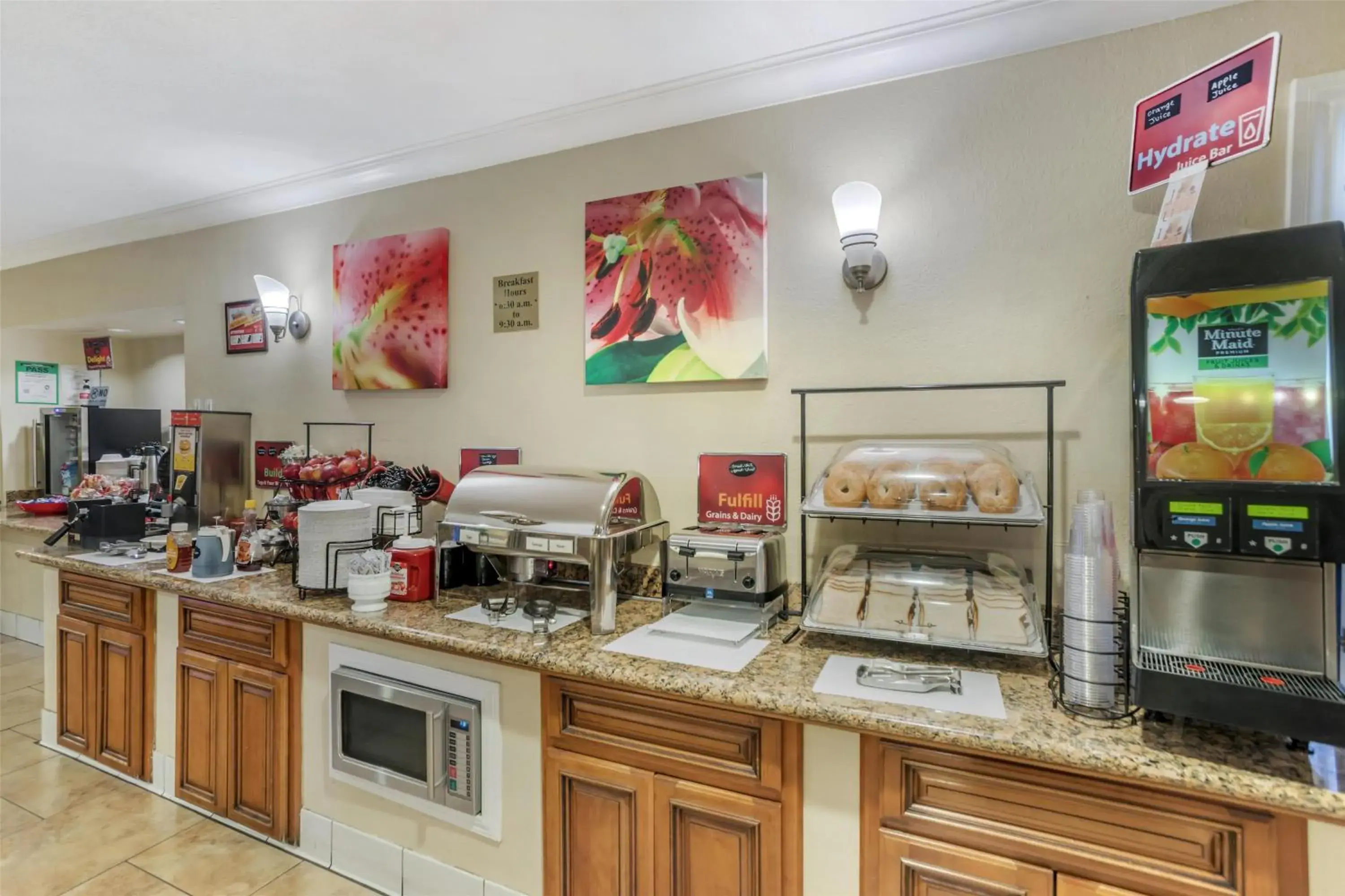 Breakfast in Best Western Plus Pleasanton Inn Breakfast in Best Western Plus Pleasanton Inn