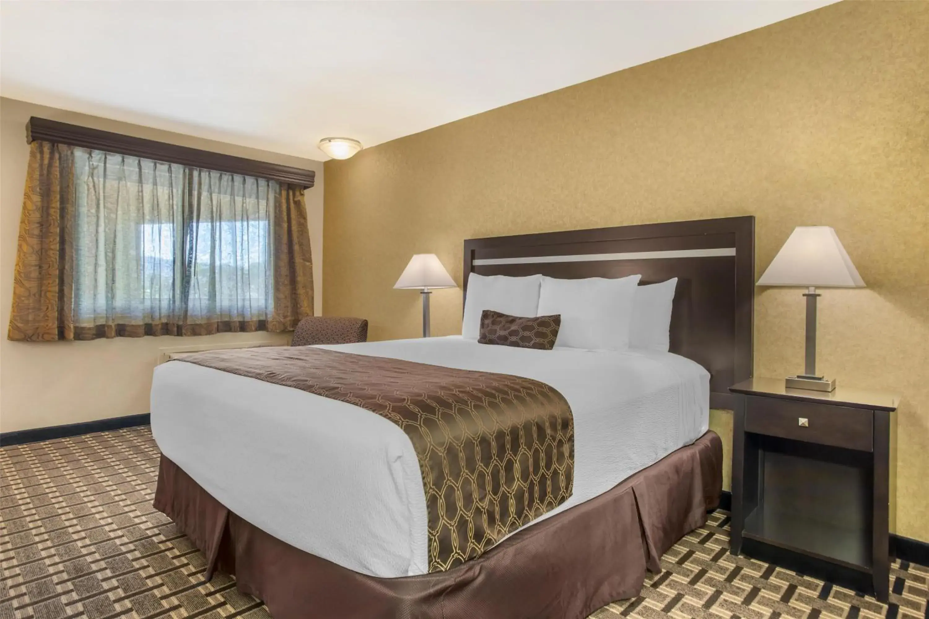 Bedroom, Bed in Best Western Plus Pleasanton Inn Bedroom, Bed in Best Western Plus Pleasanton Inn