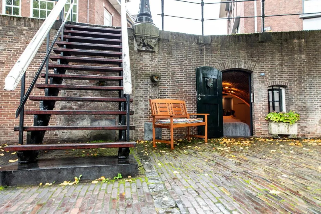 Facade/entrance in UKI-Hotel