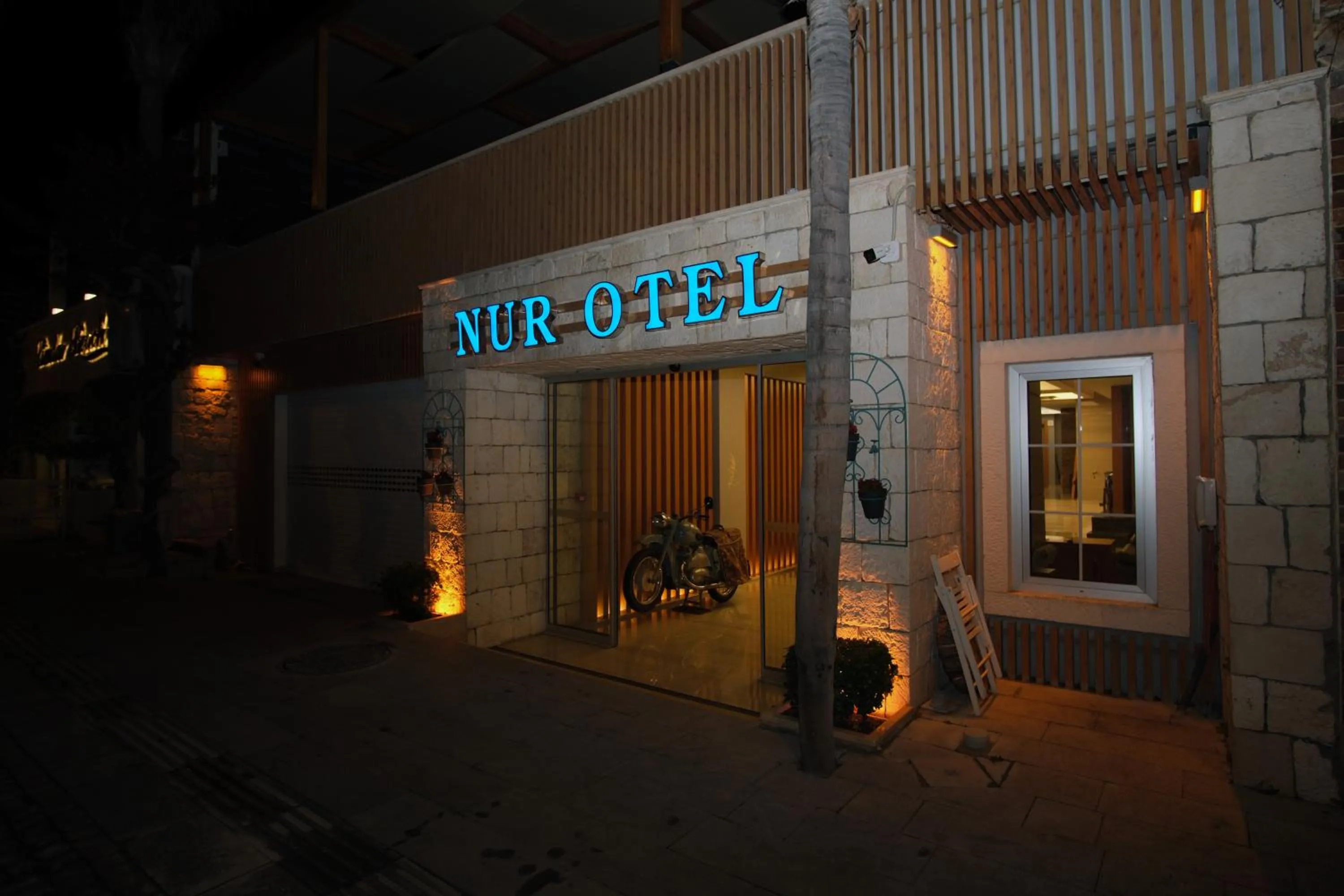 Nur Hotel