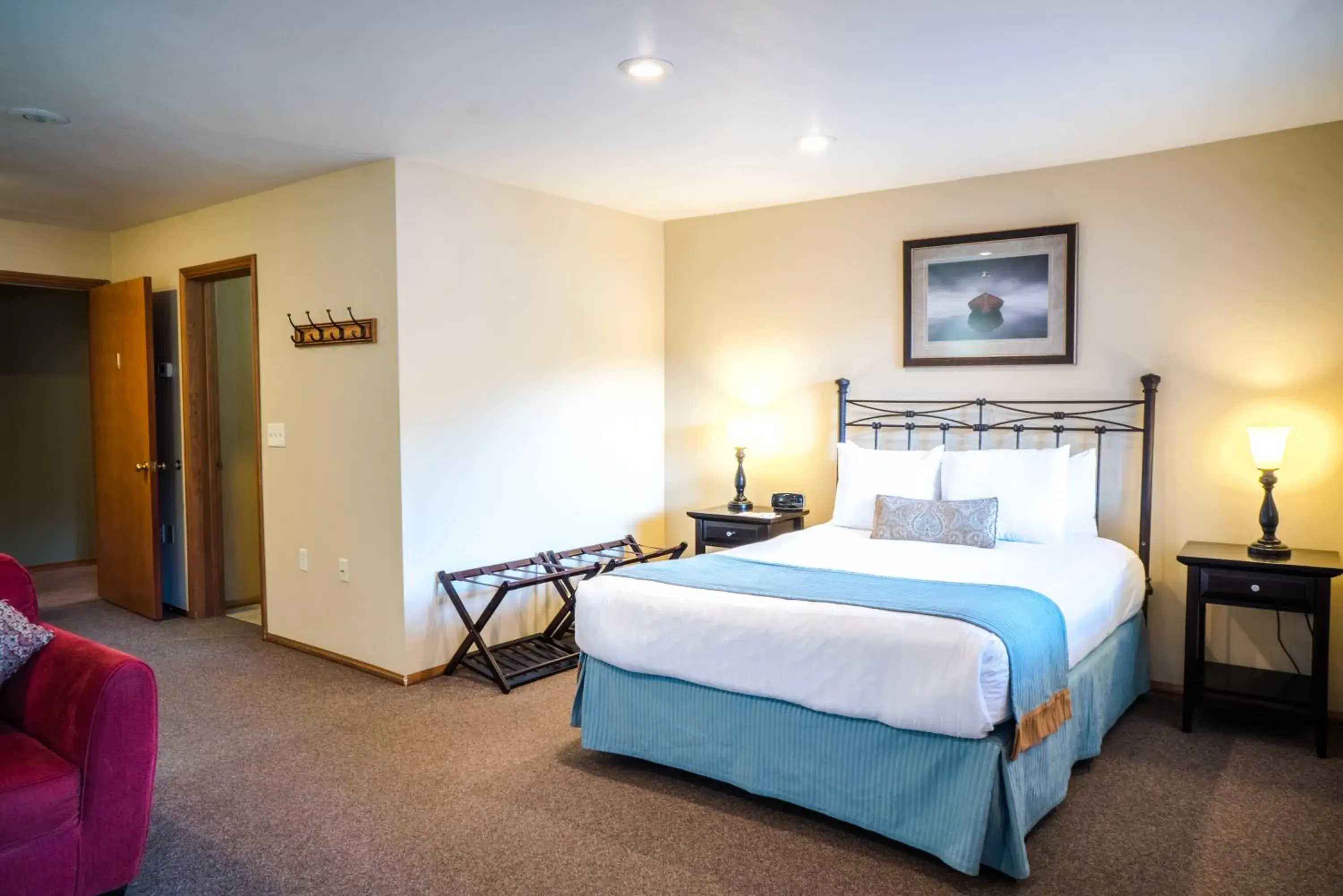 Dream Suites 1; Studio with Balcony (Located on Front Street in downtown Leavenworth, directly behind the Obertal Inn) in Obertal Inn Dream Suites 1; Studio with Balcony (Located on Front Street in downtown Leavenworth, directly behind the Obertal Inn) in Obertal Inn