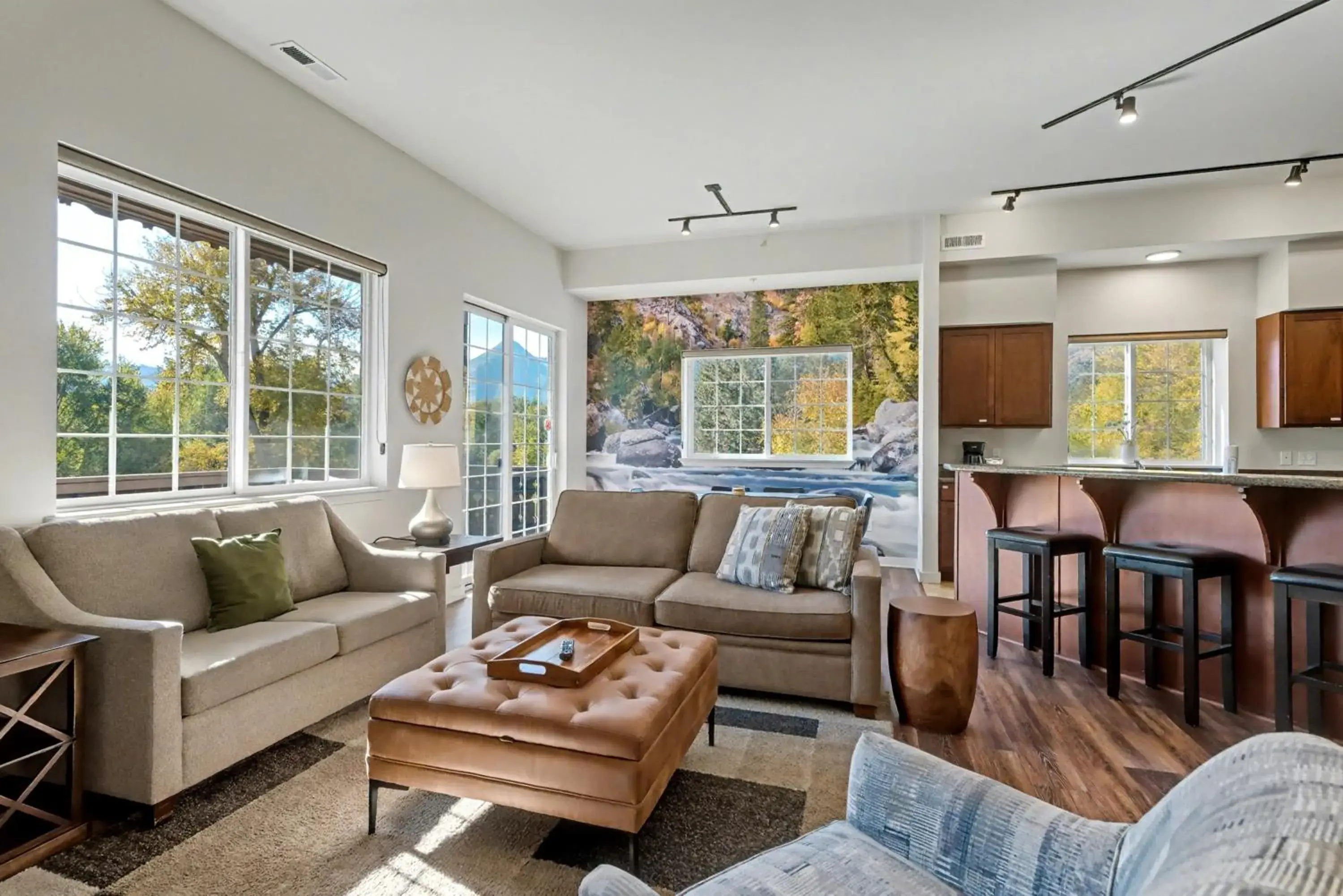 Wunderbar Condo - 2BR/2BA Condo - Downtown location - NO meals included in Obertal Inn Wunderbar Condo - 2BR/2BA Condo - Downtown location - NO meals included in Obertal Inn