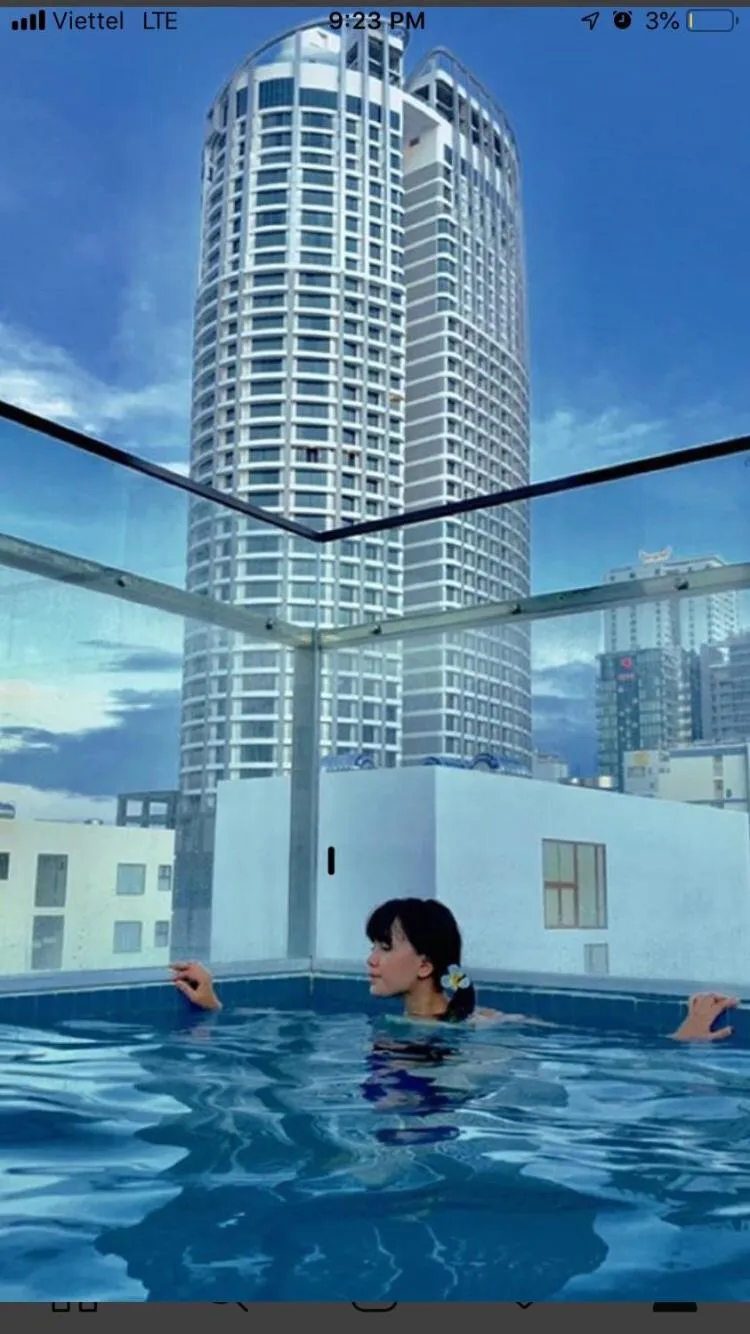 Swimming pool in Bondi Backpackers Nhatrang