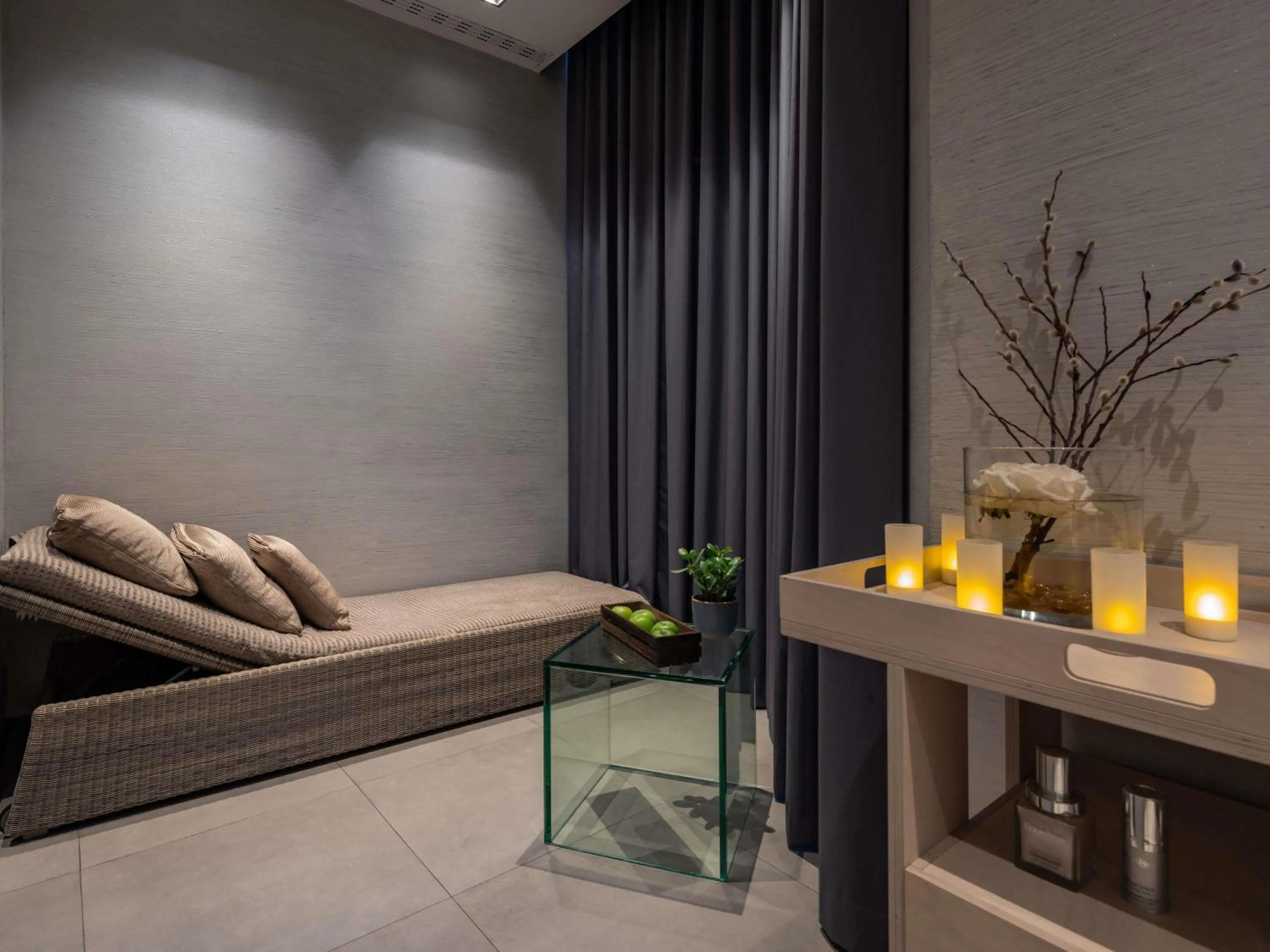 Property building in 60 Hyde Park Gate Hotel