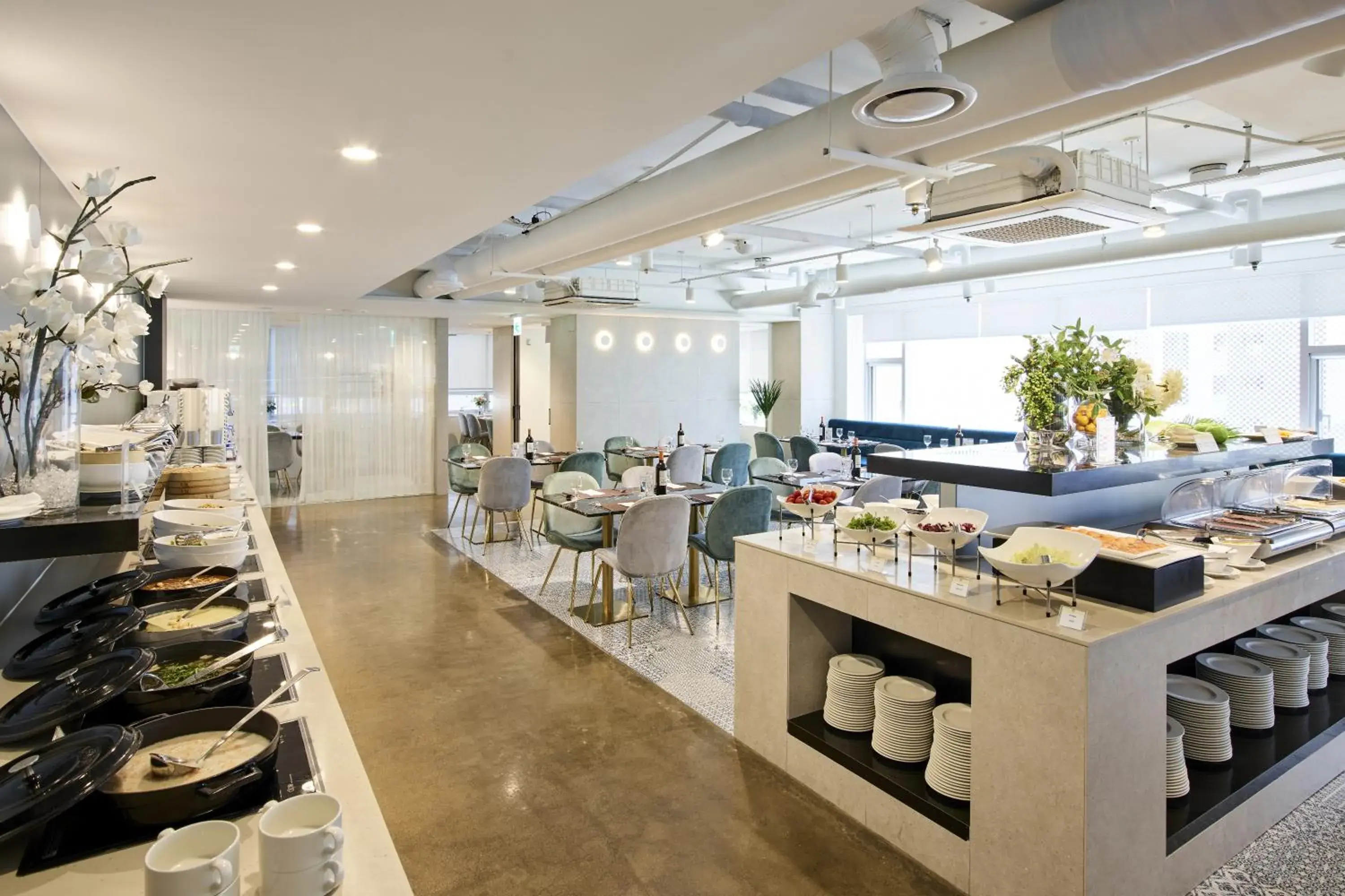 Restaurant/places to eat in Hotel NewV Restaurant/places to eat in Hotel NewV