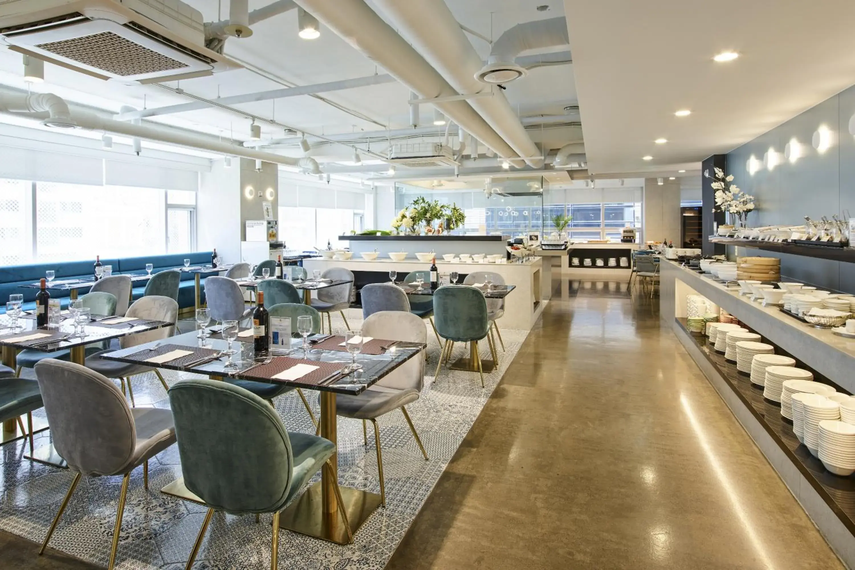 Restaurant/places to eat in Hotel NewV Restaurant/places to eat in Hotel NewV