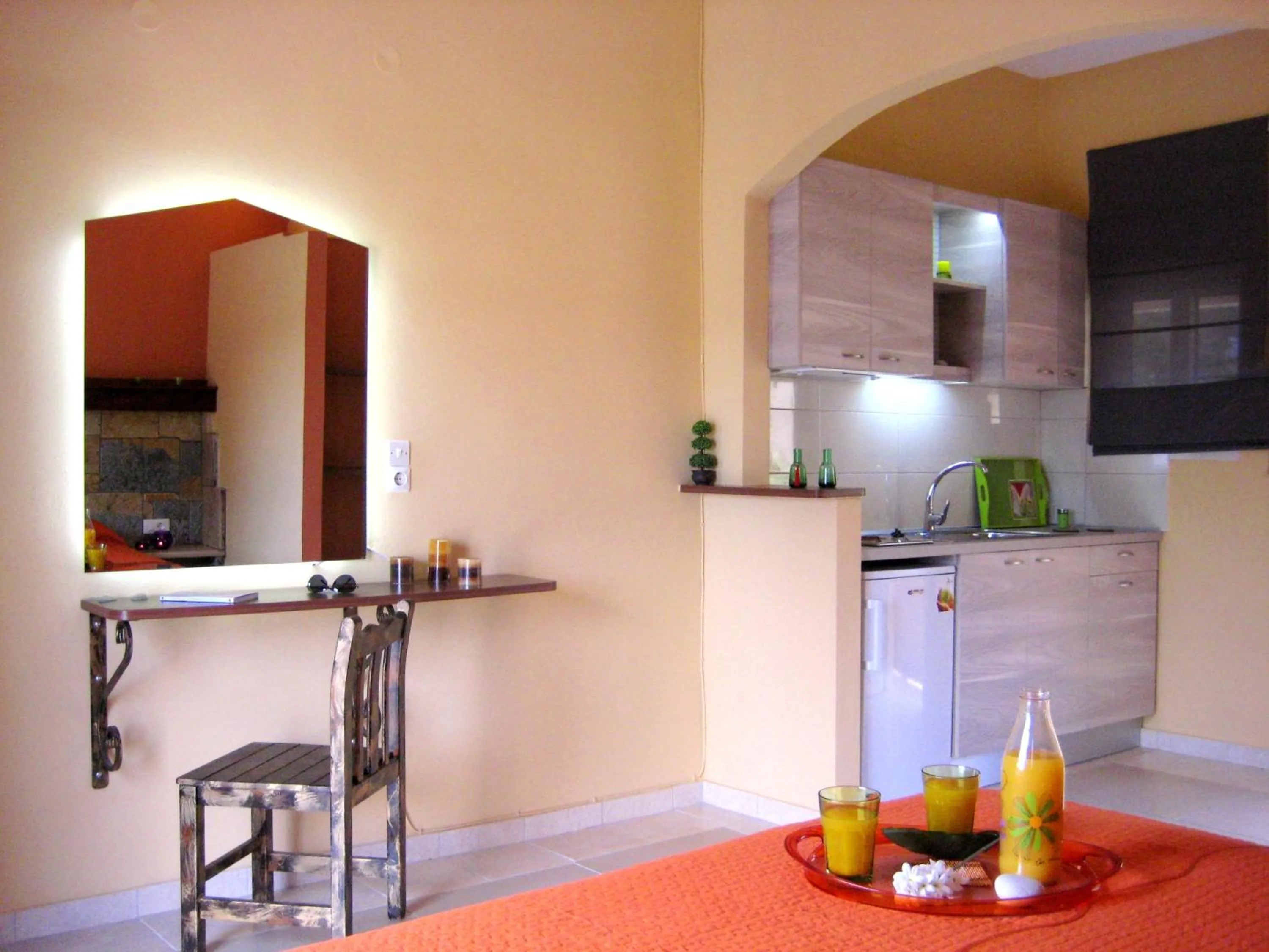 Decorative detail in Corfu Pearl