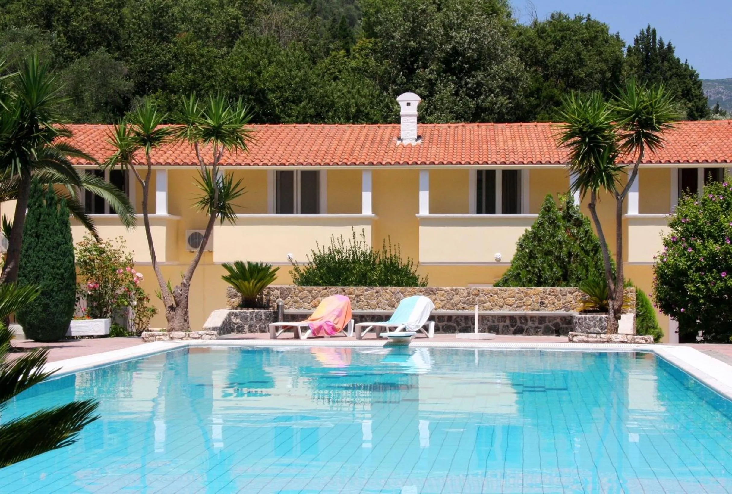 Facade/entrance in Corfu Pearl