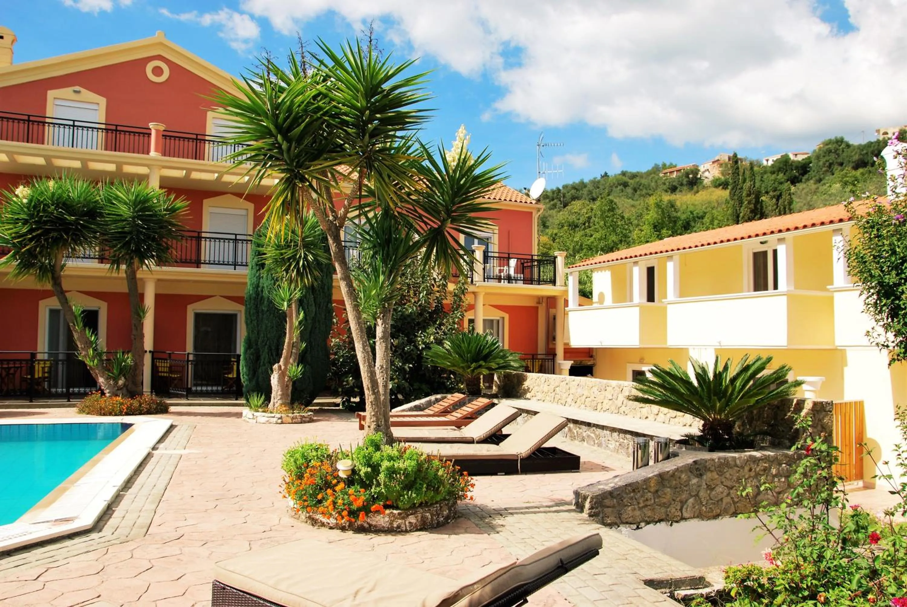 Property building in Corfu Pearl