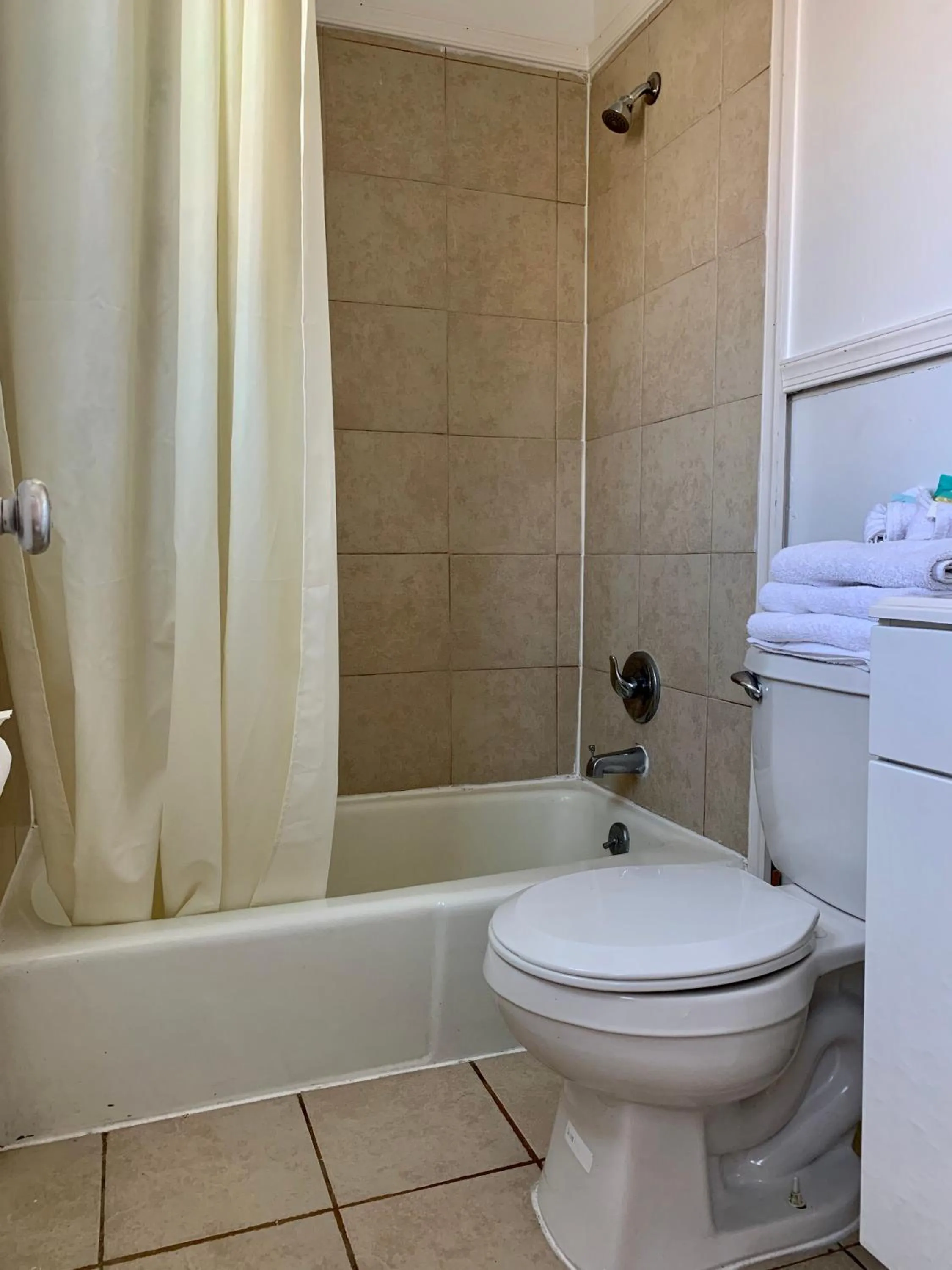 Shower in Cabana Motel