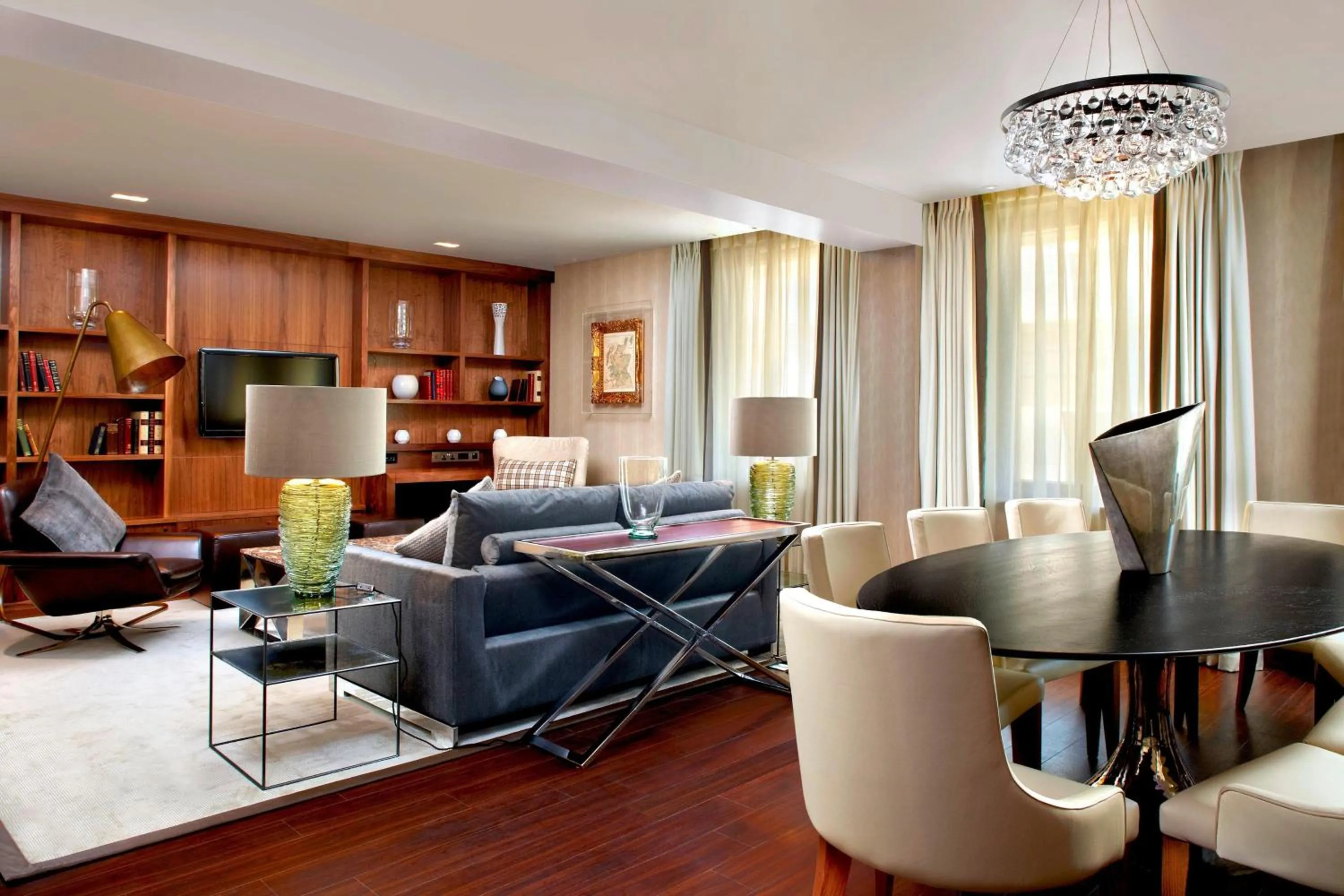 Living room in Sheraton Grand Hotel & Spa