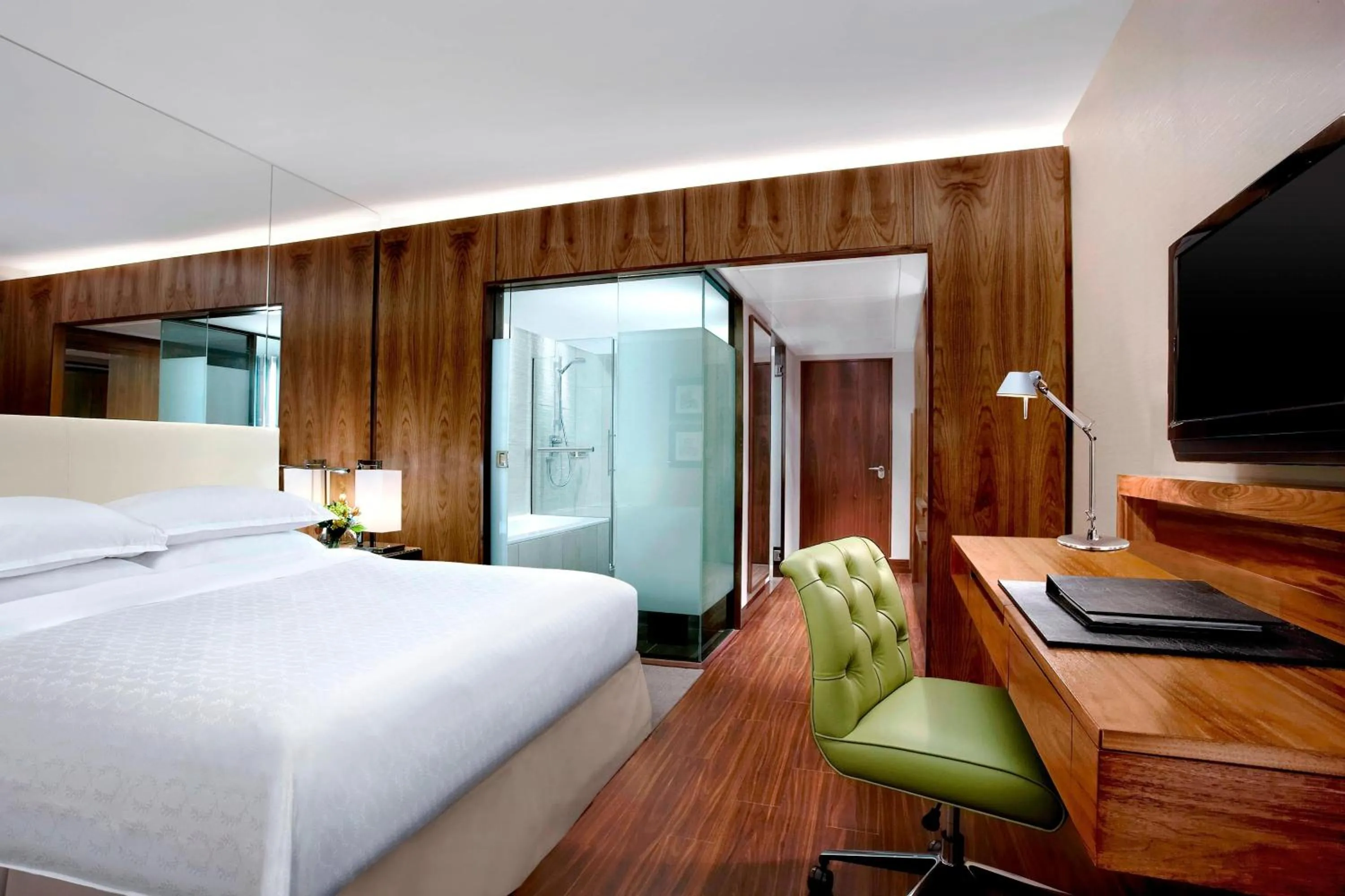 Photo of the whole room, Bed in Sheraton Grand Hotel & Spa