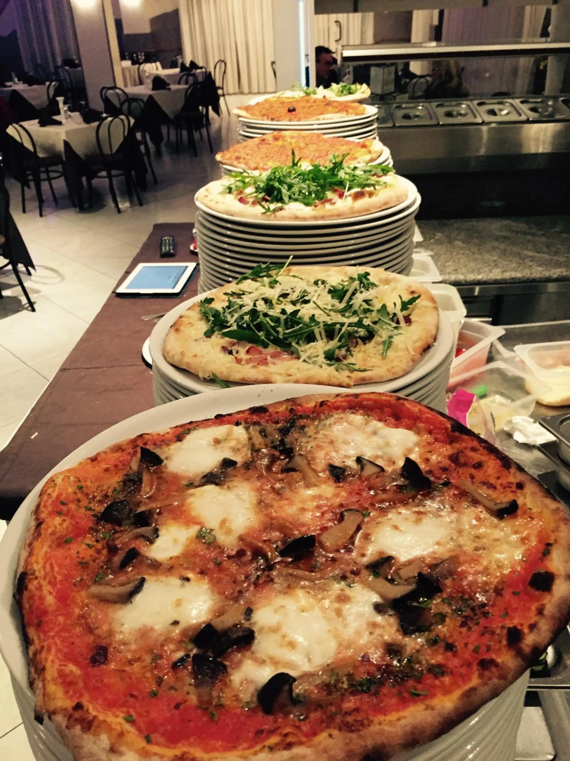 Restaurant/places to eat in Hotel Garden