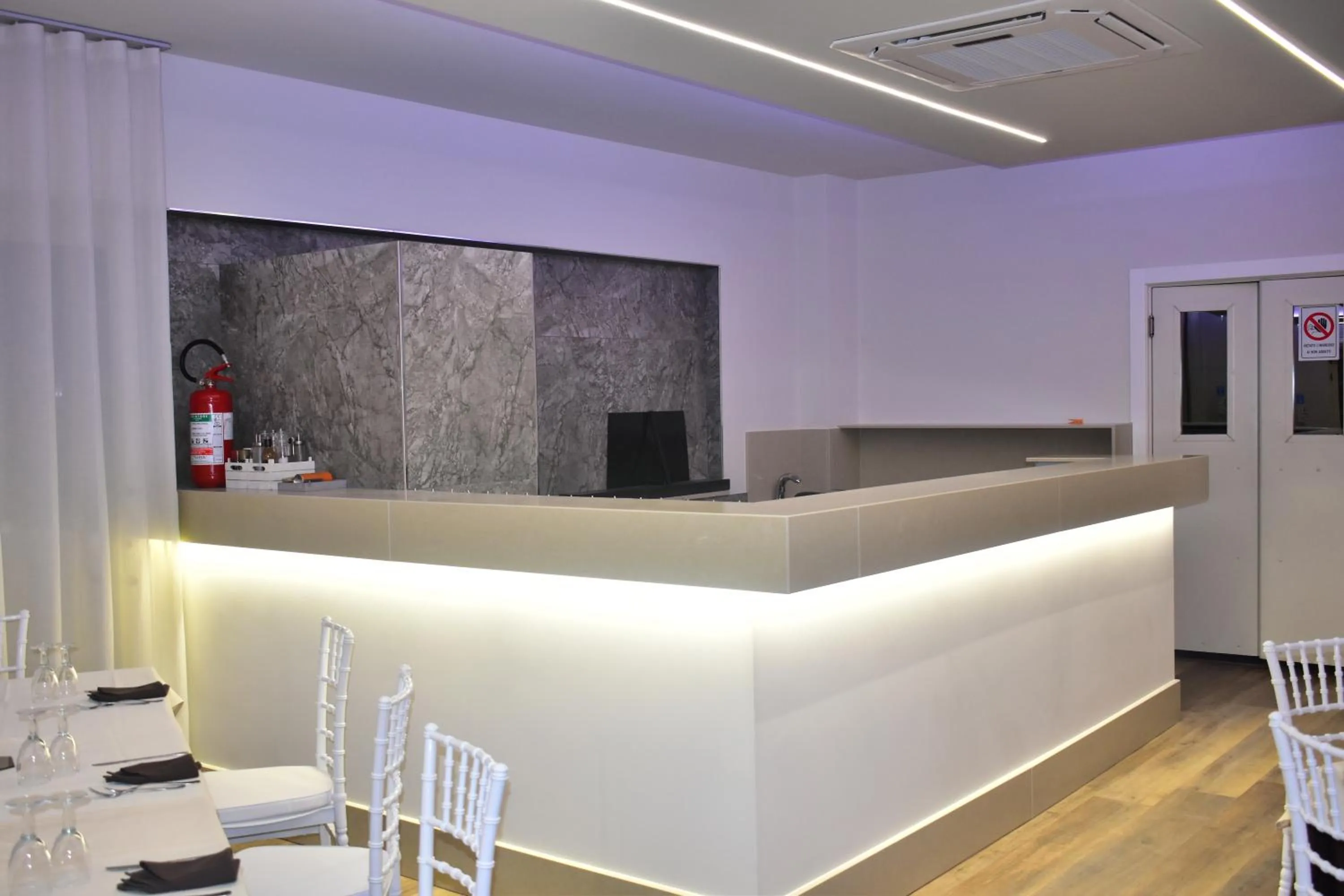 Restaurant/places to eat in Hotel Garden