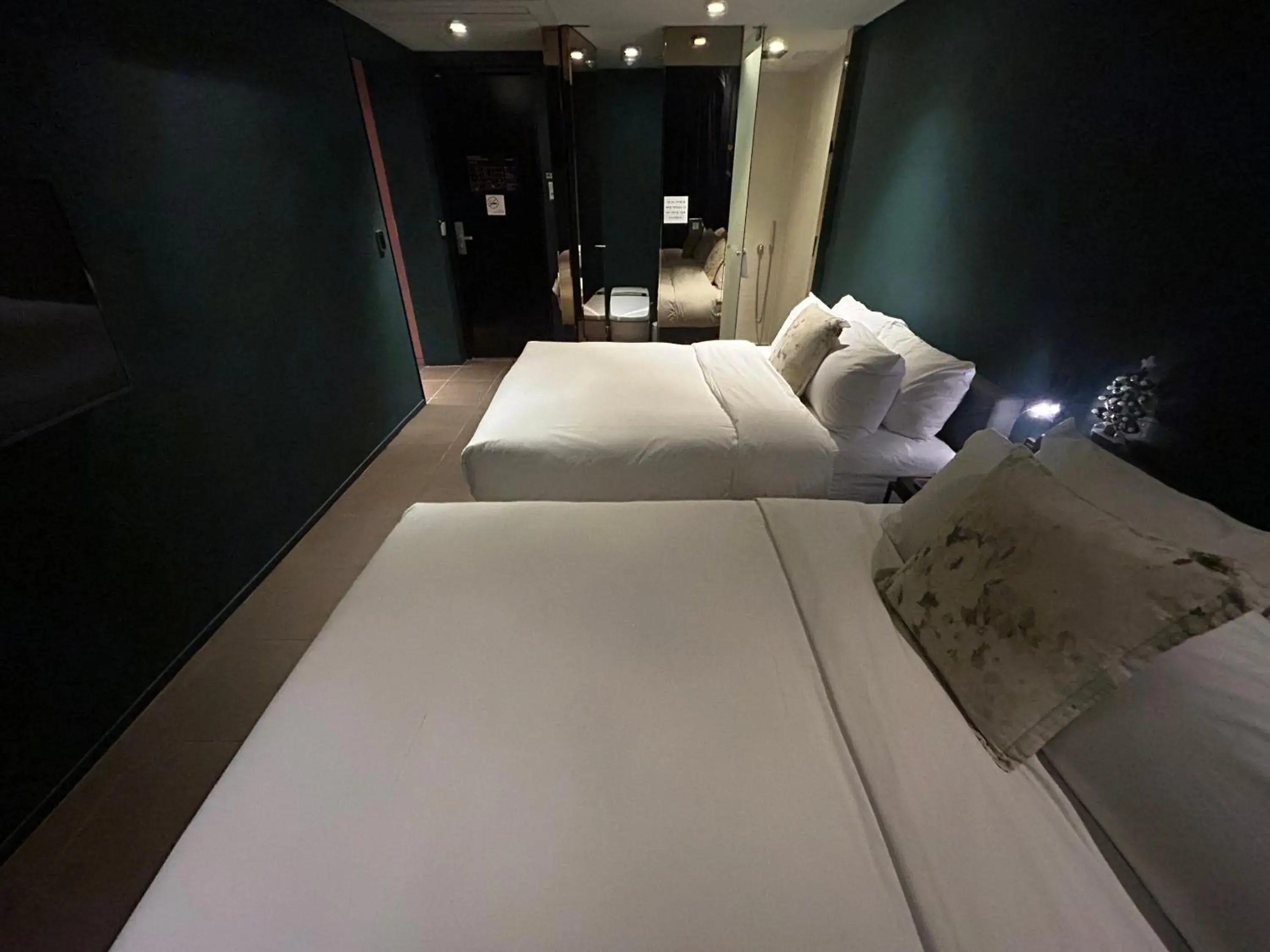 Bed in BROWN DOT Hotel Dadaepo Beach ㅡ 구 Oia Hotel Bed in BROWN DOT Hotel Dadaepo Beach ㅡ 구 Oia Hotel