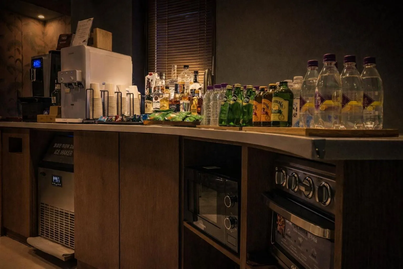 Restaurant/places to eat in BROWN DOT Hotel Dadaepo Beach