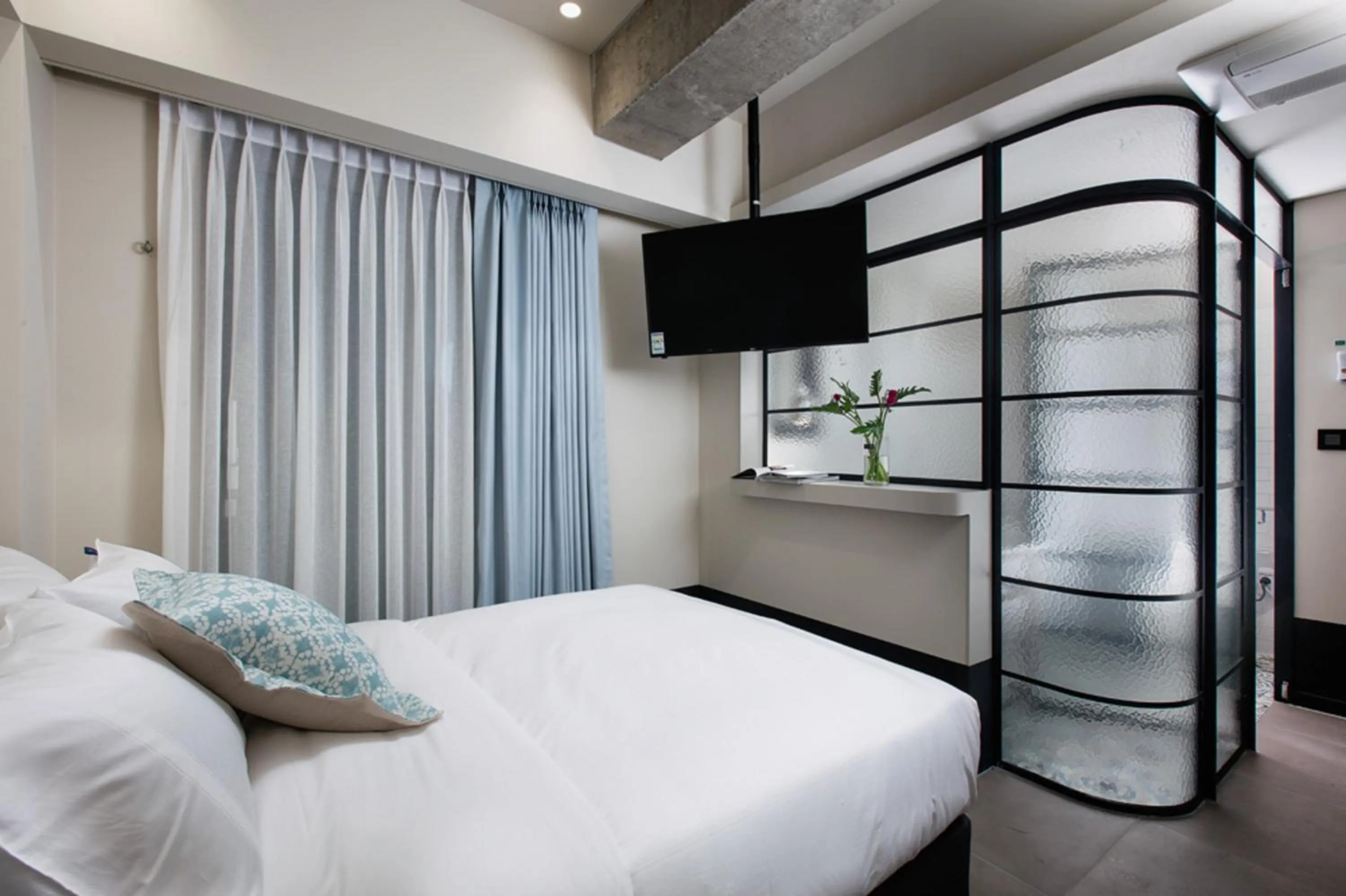 Bed in BROWN DOT Hotel Dadaepo Beach ㅡ 구 Oia Hotel