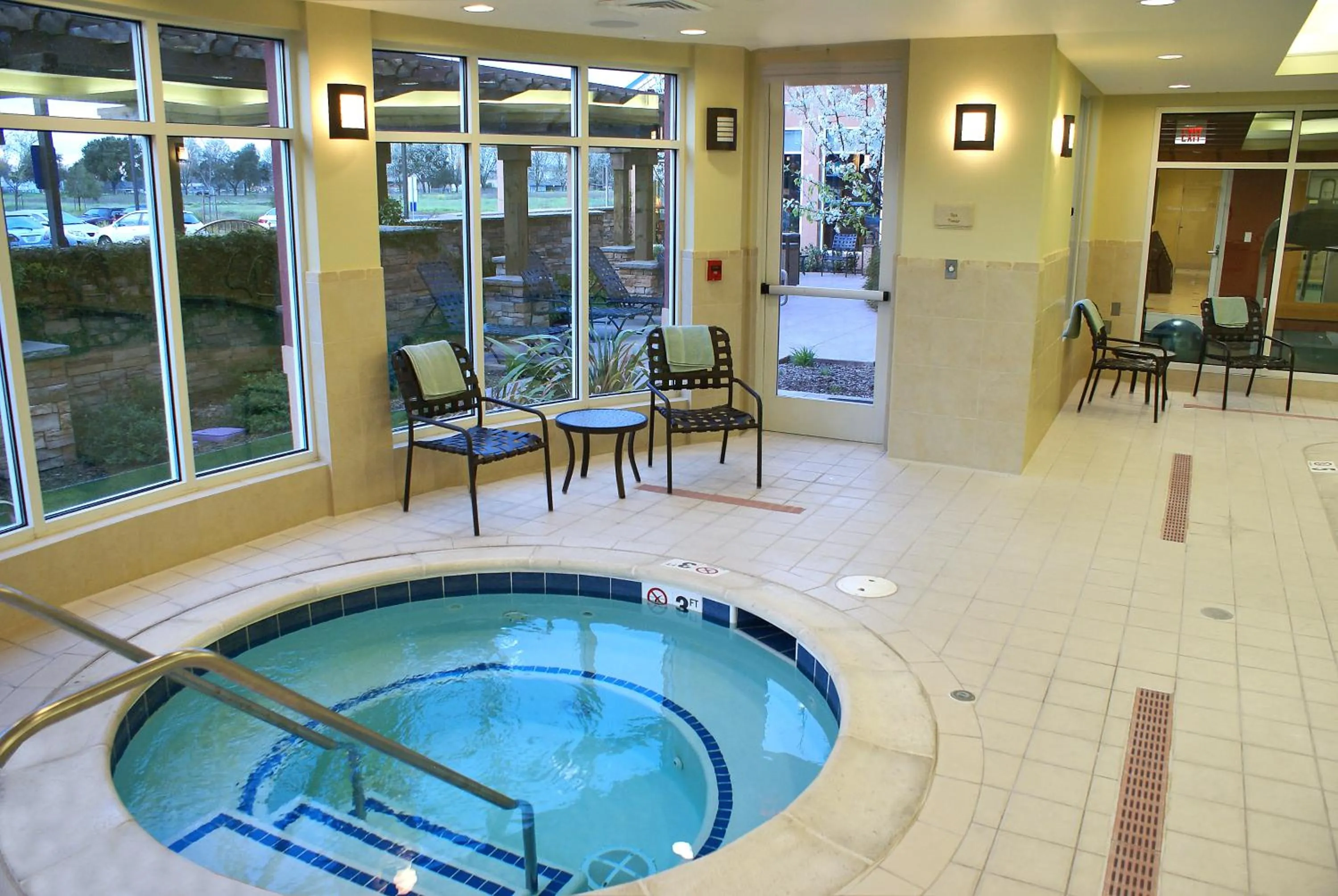 Hot Tub in Hilton Garden Inn Sonoma County Airport
